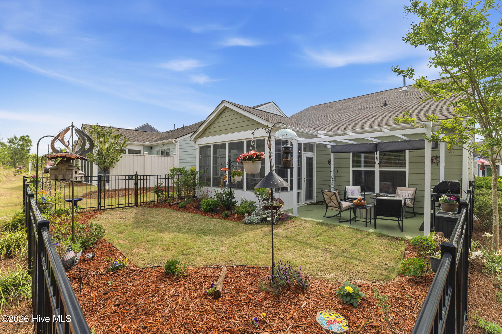 100565858 | Photo 44