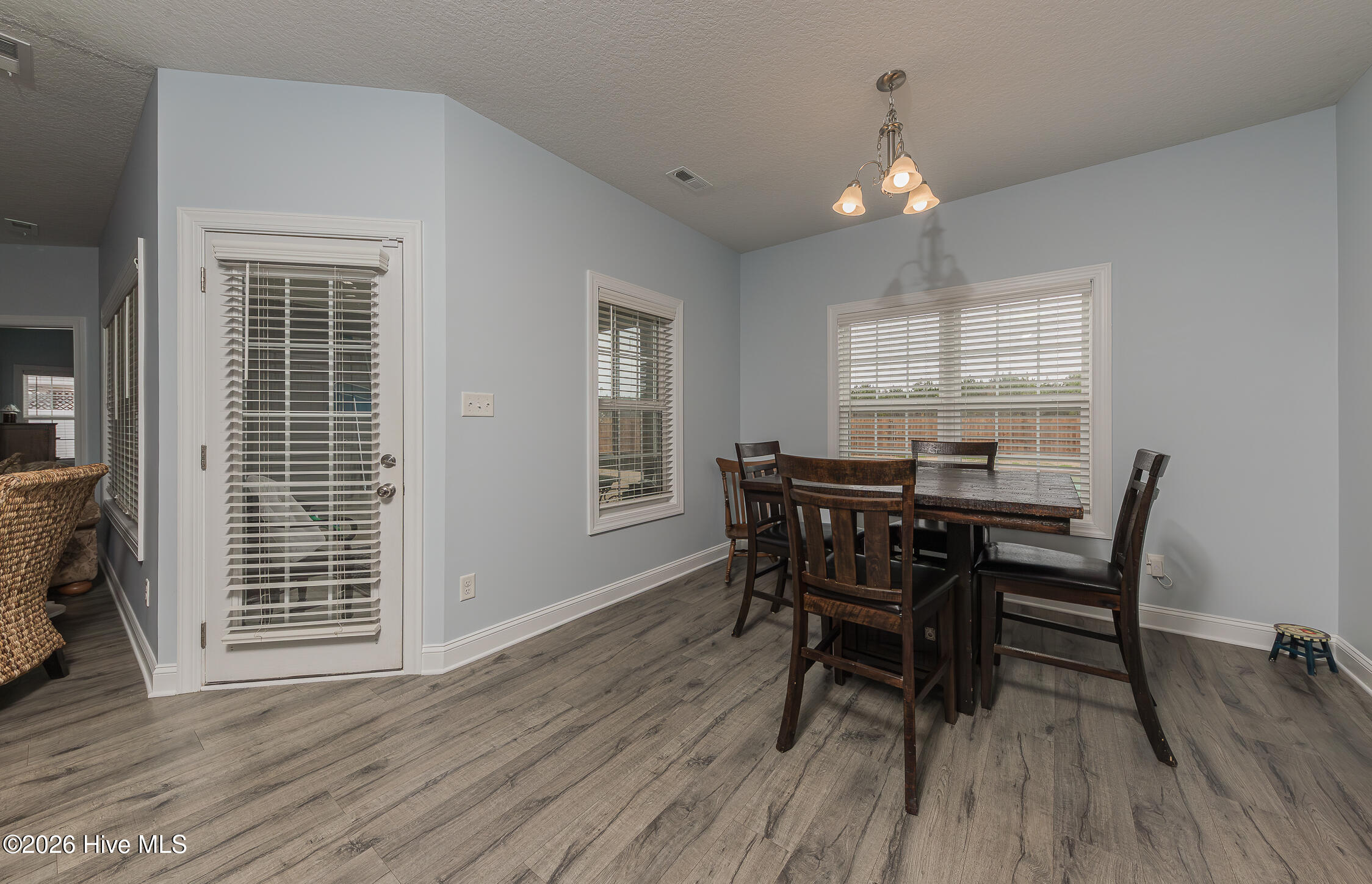 100556125 | Photo 17