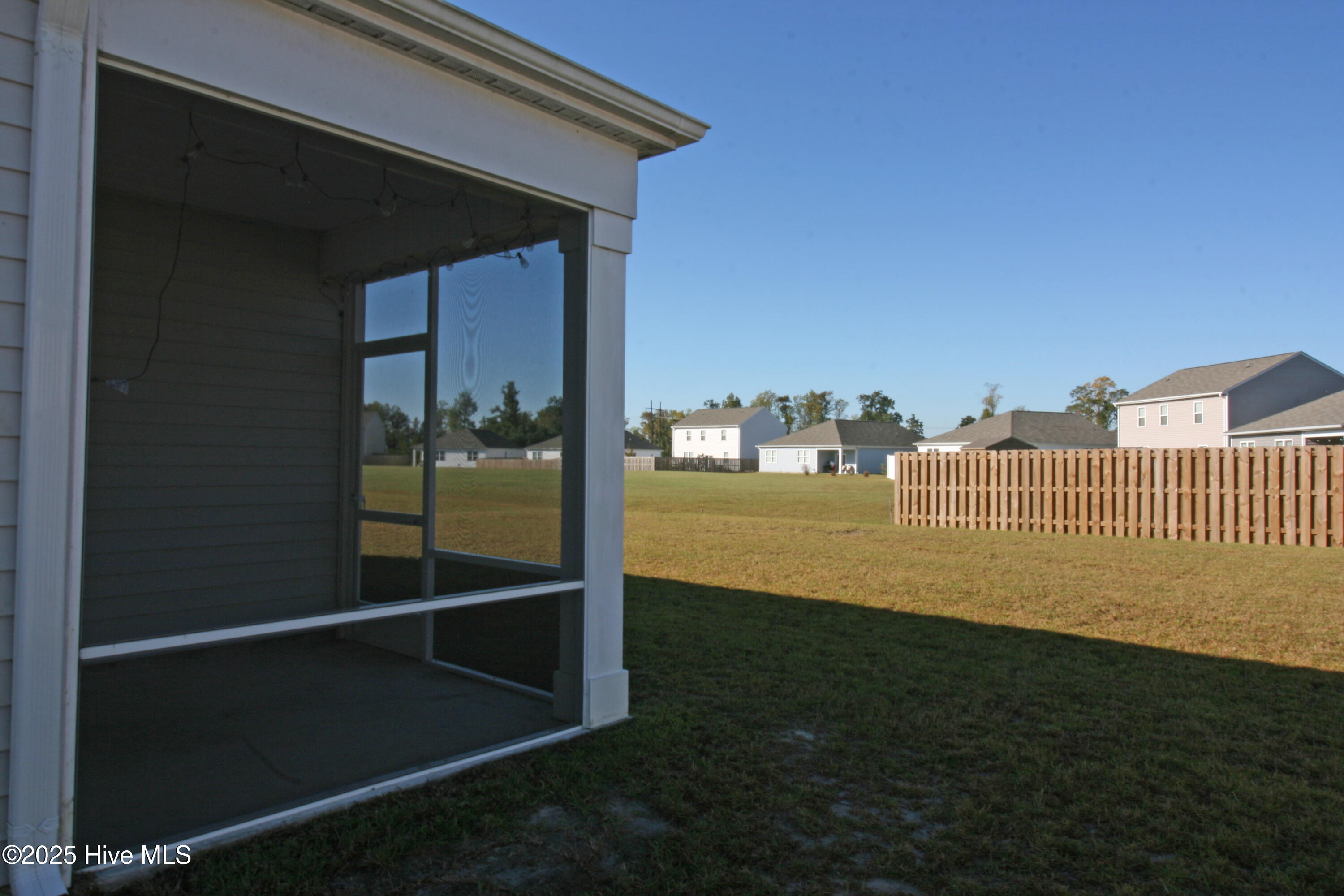 100532856 | Photo 20