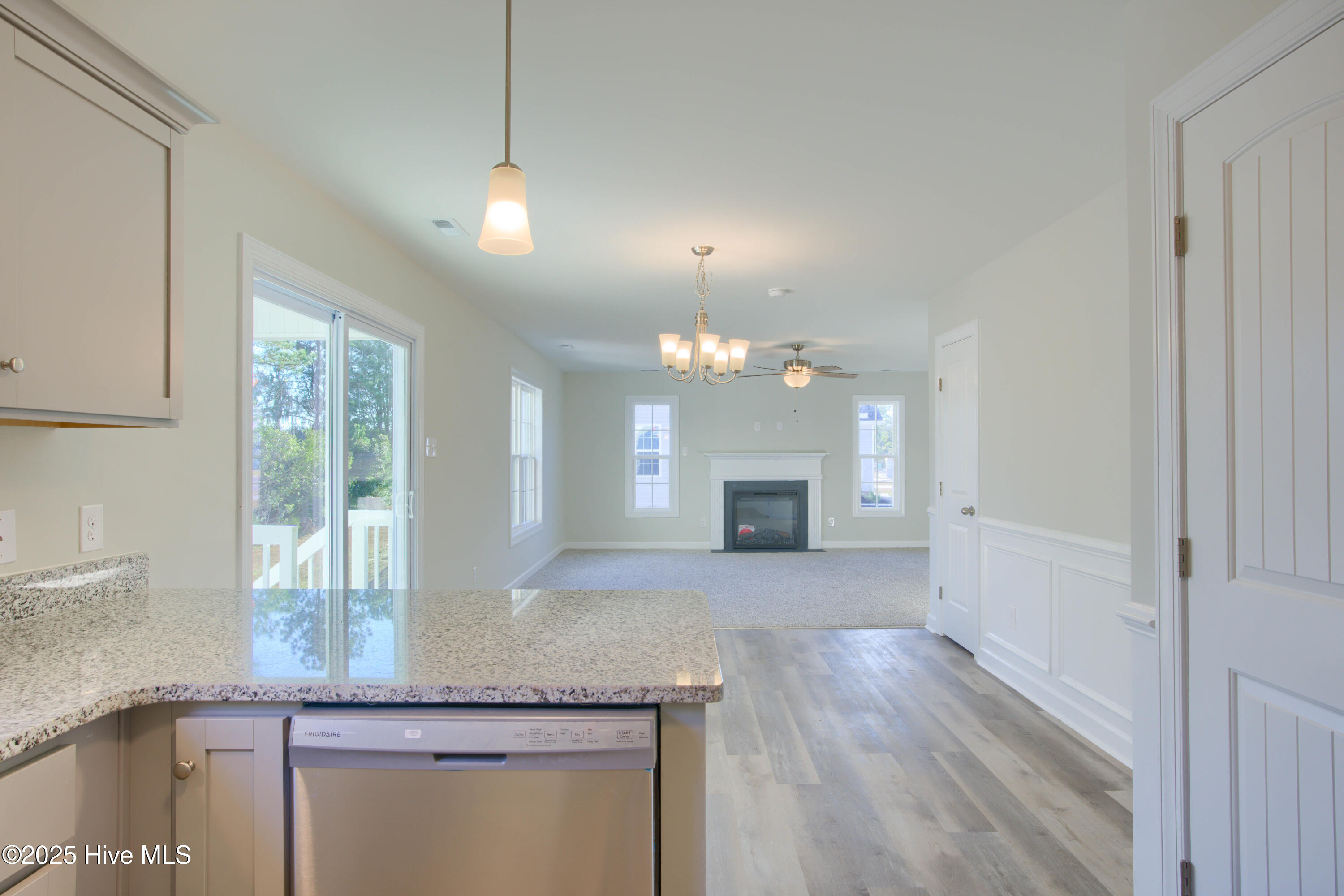 100527048 | Photo 20