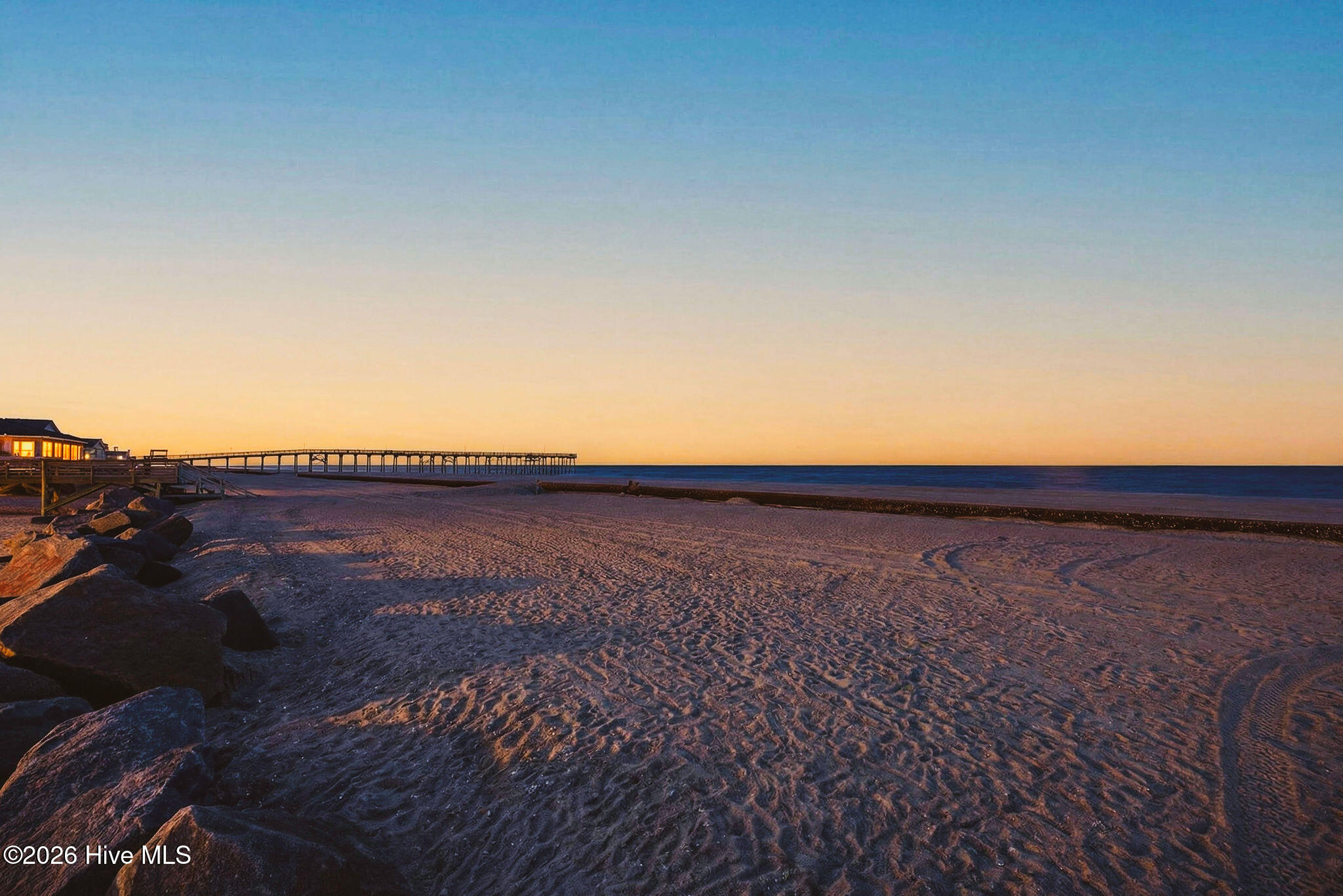 100551645 | Photo 25