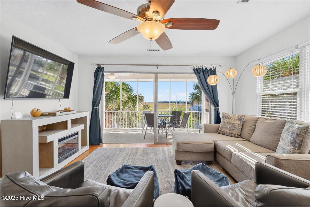 100538362 | Photo 16