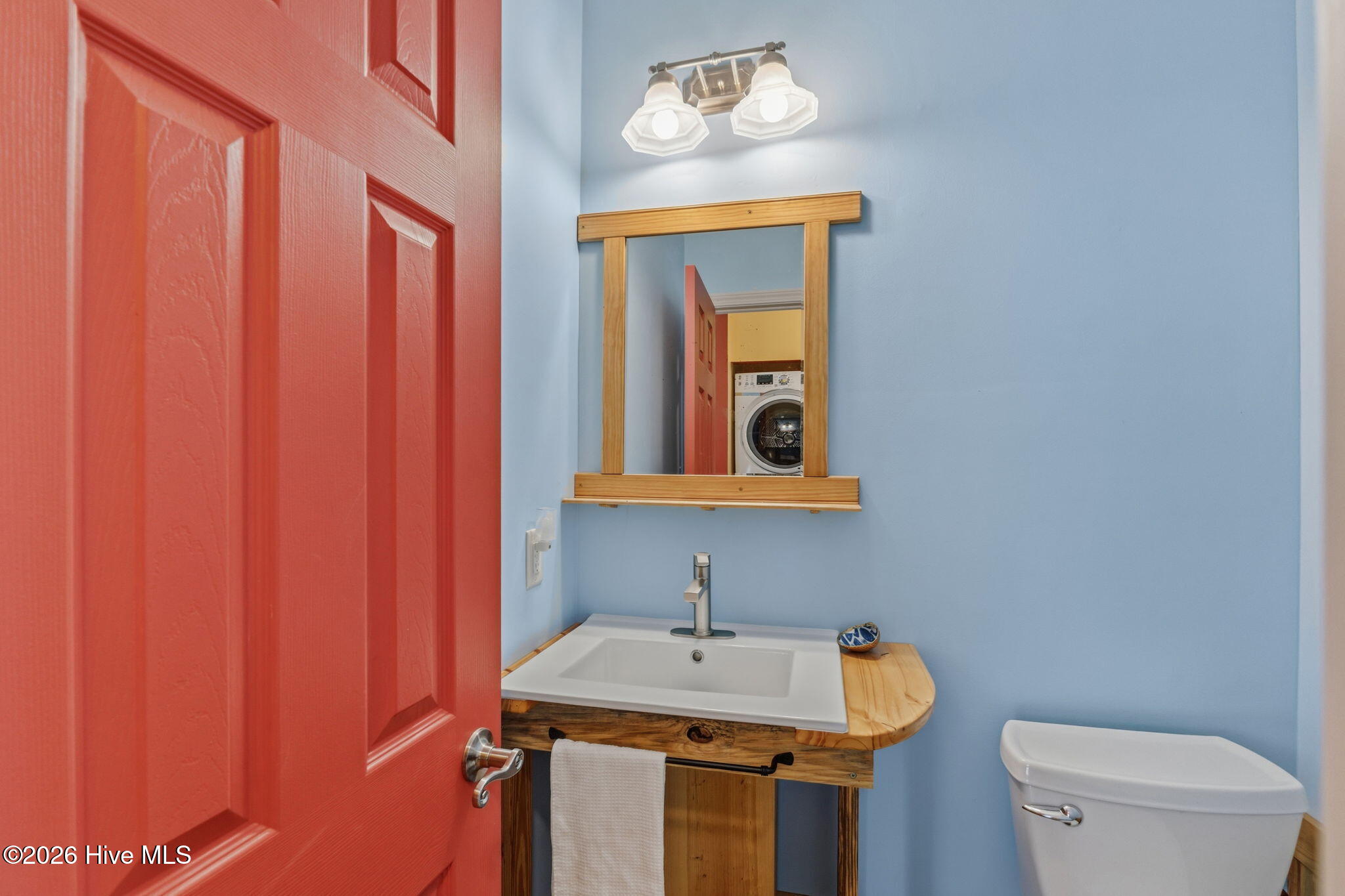 100564896 | Photo 11