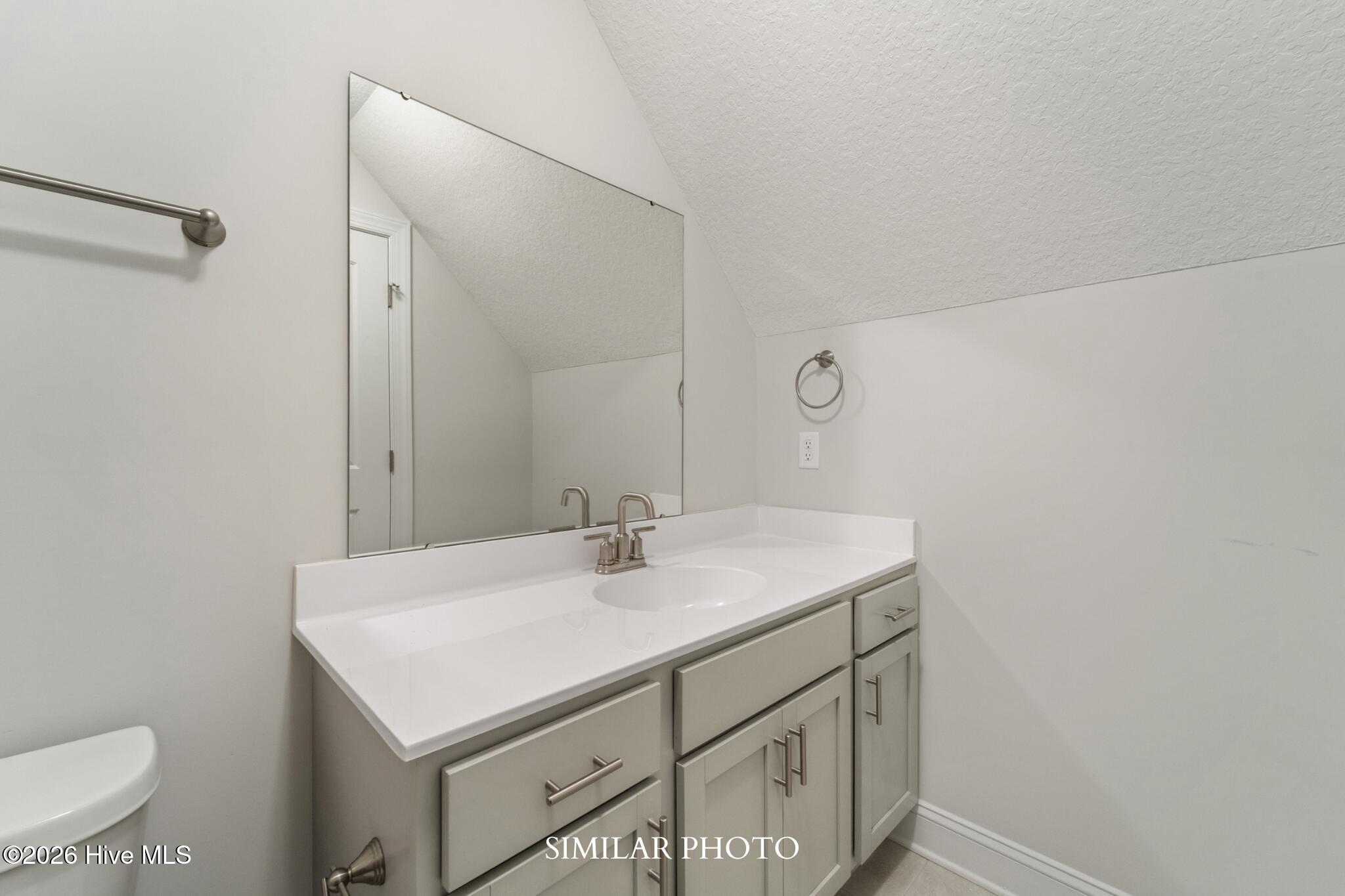 100566317 | Photo 29