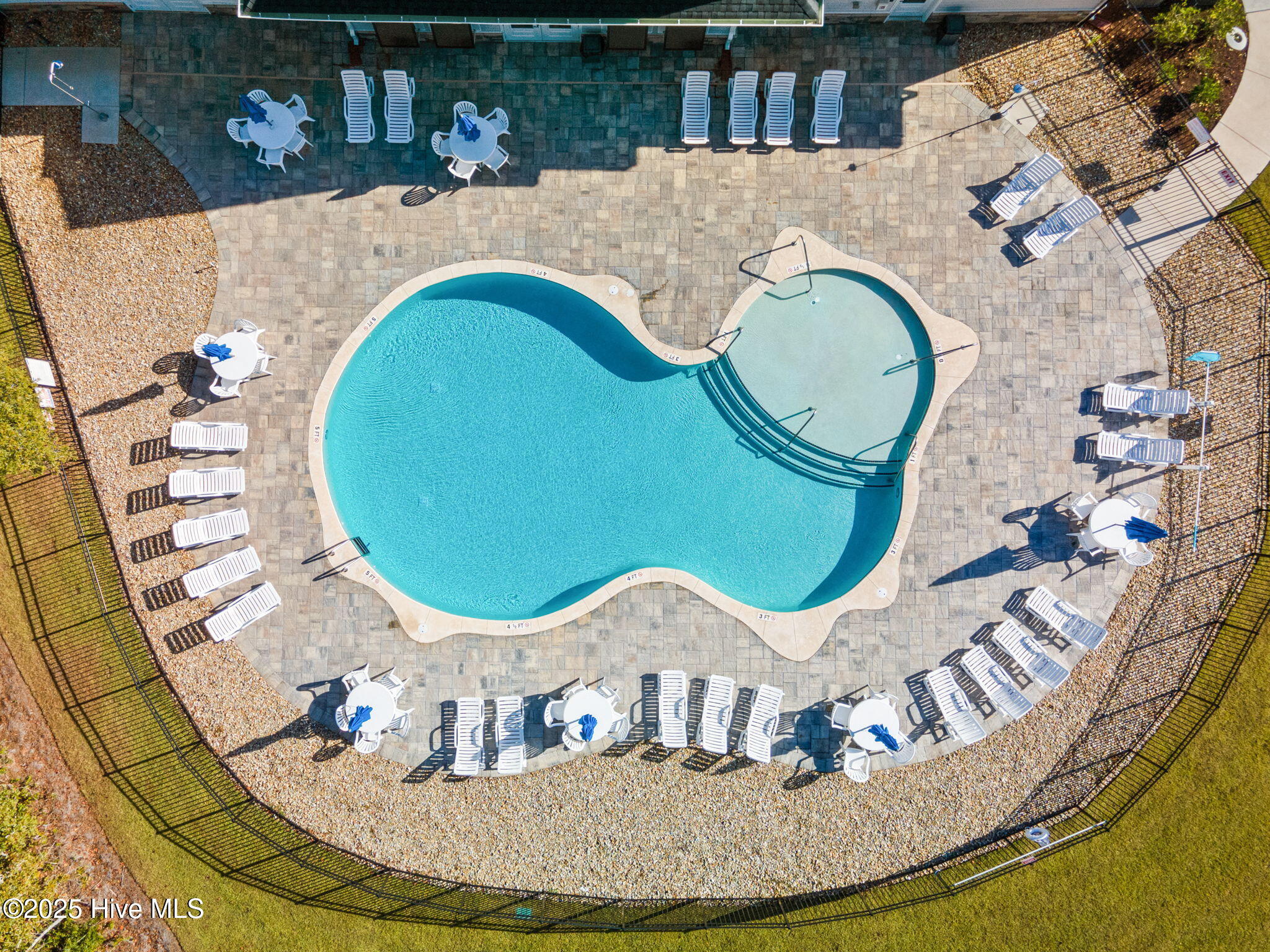 100495537 | Photo 45