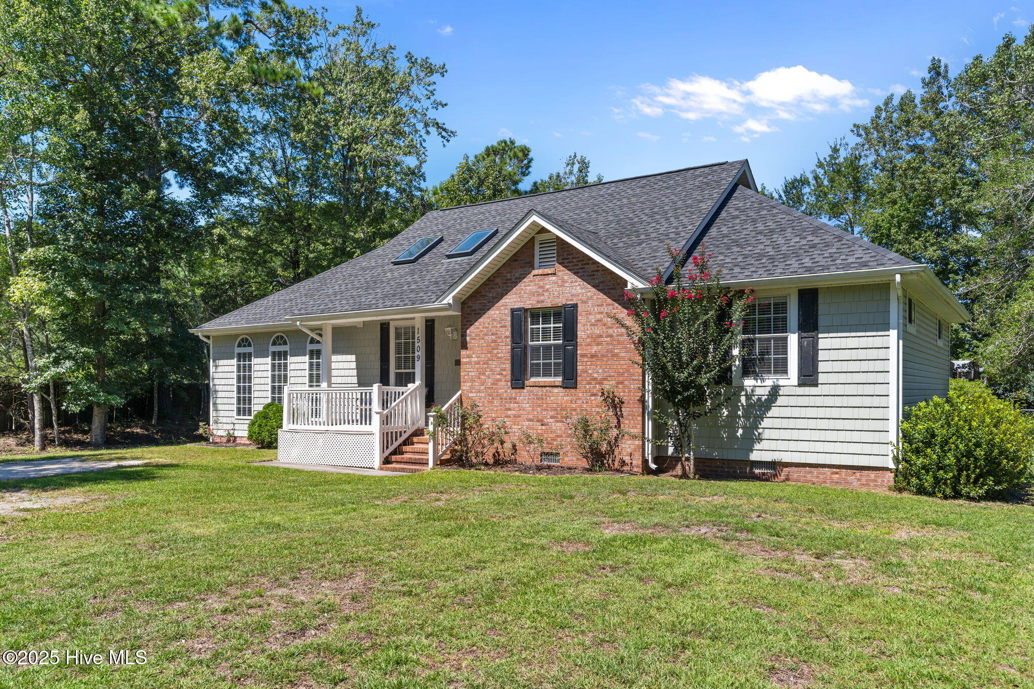 100527660 | Photo 45