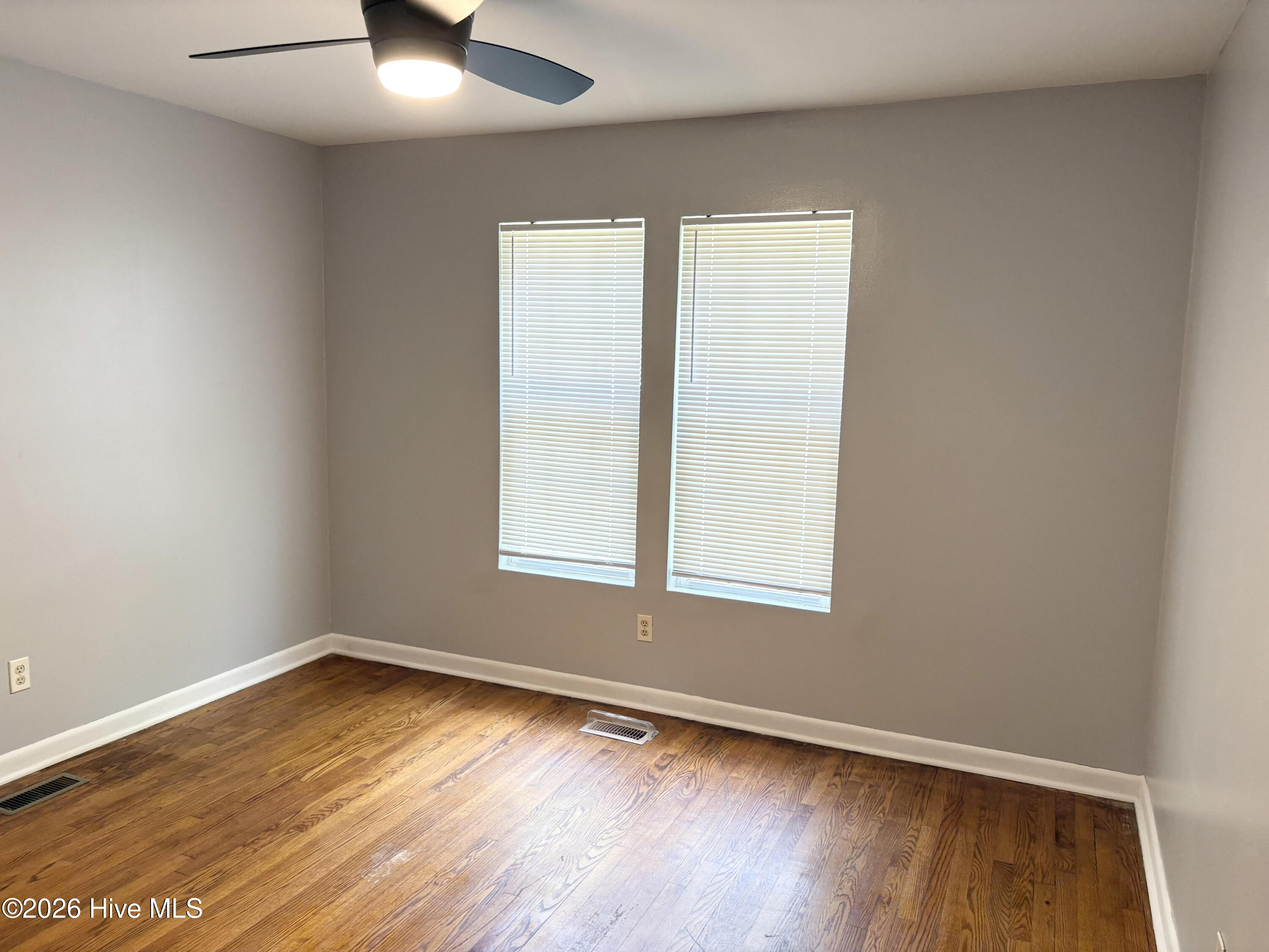 100560007 | Photo 17