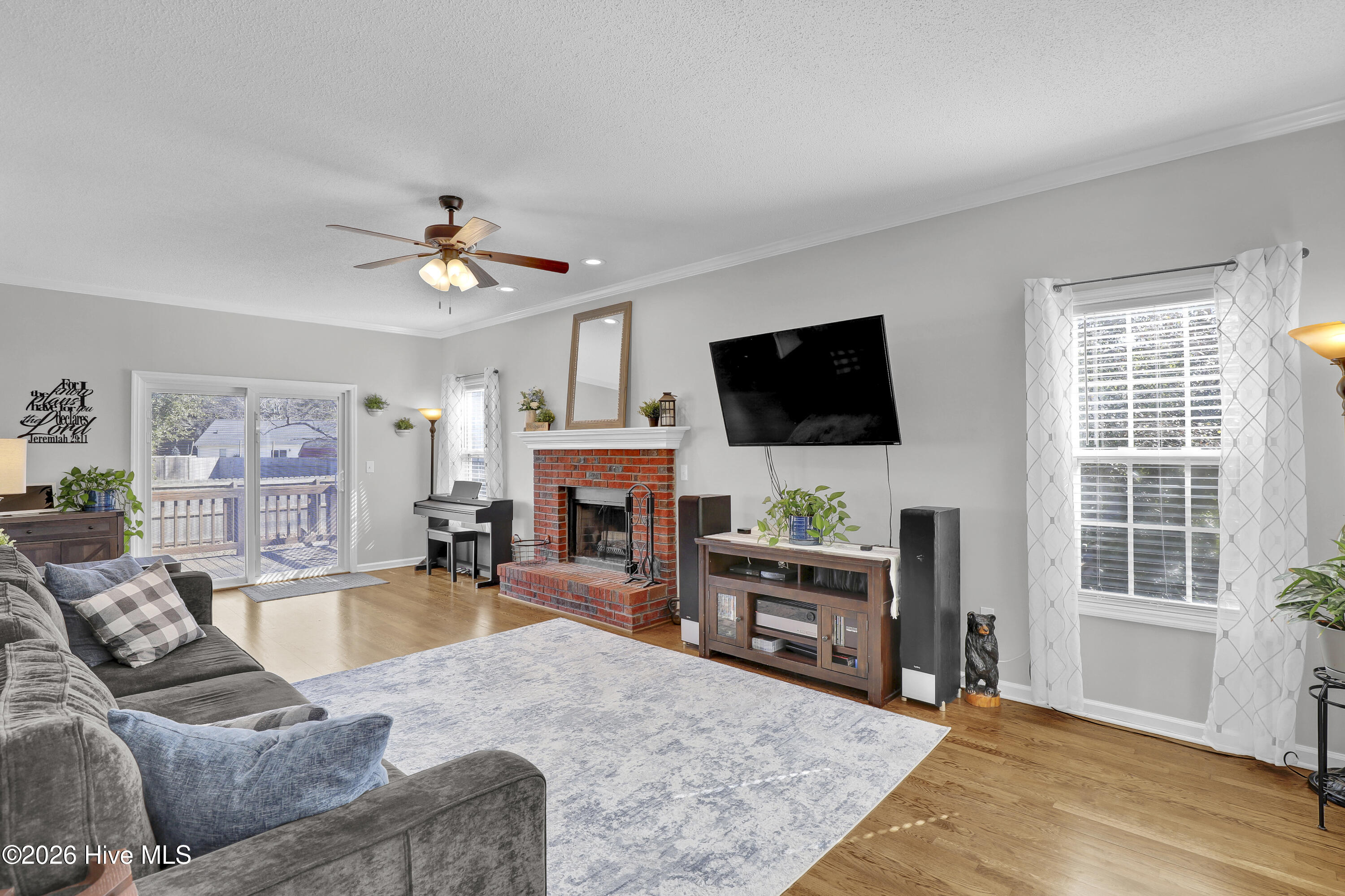 100556725 | Photo 17