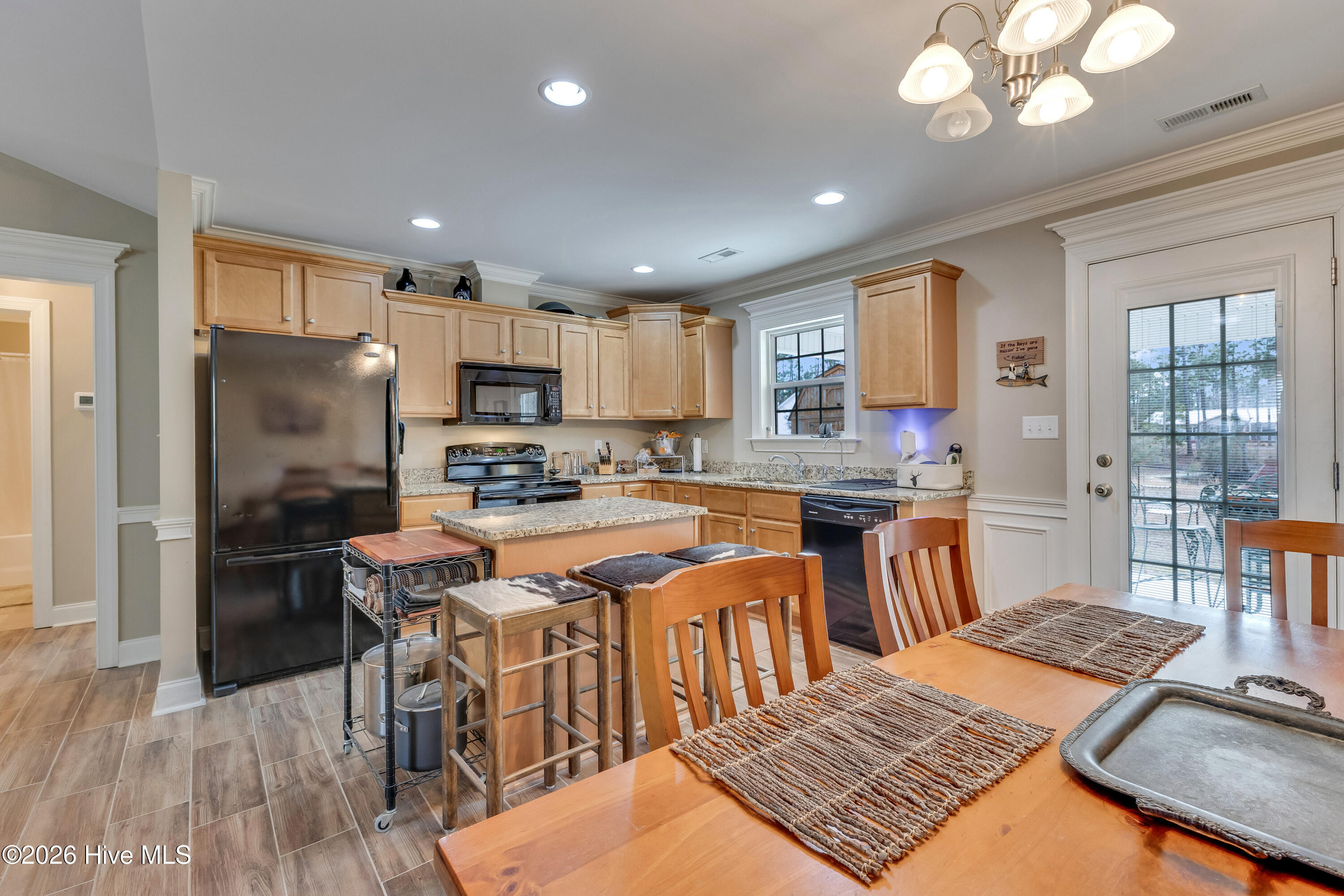 100551566 | Photo 16