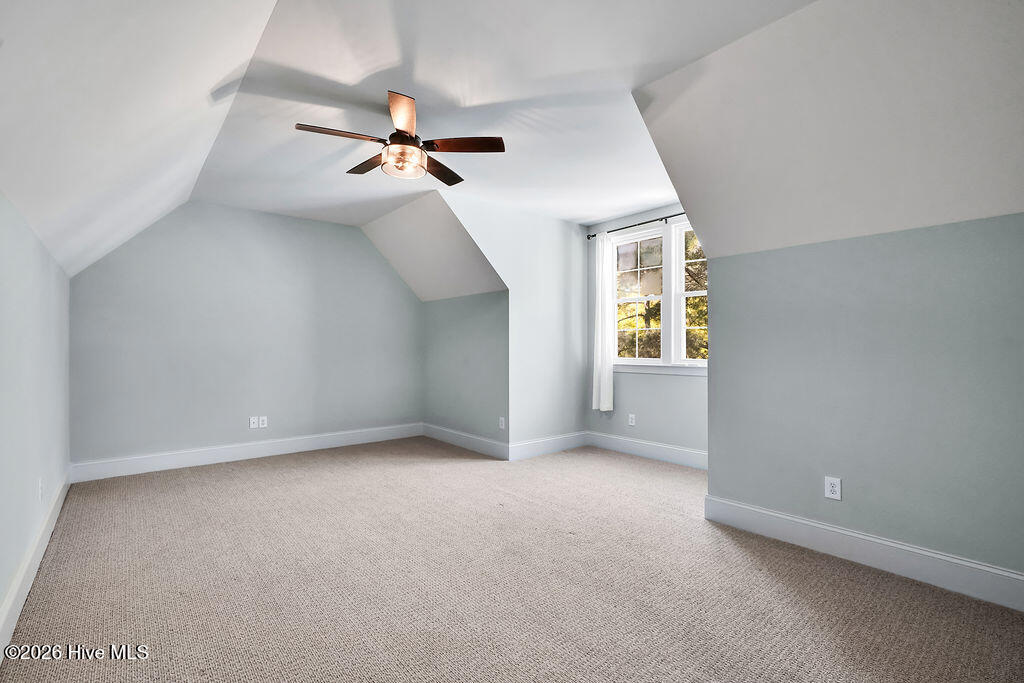 100566993 | Photo 36