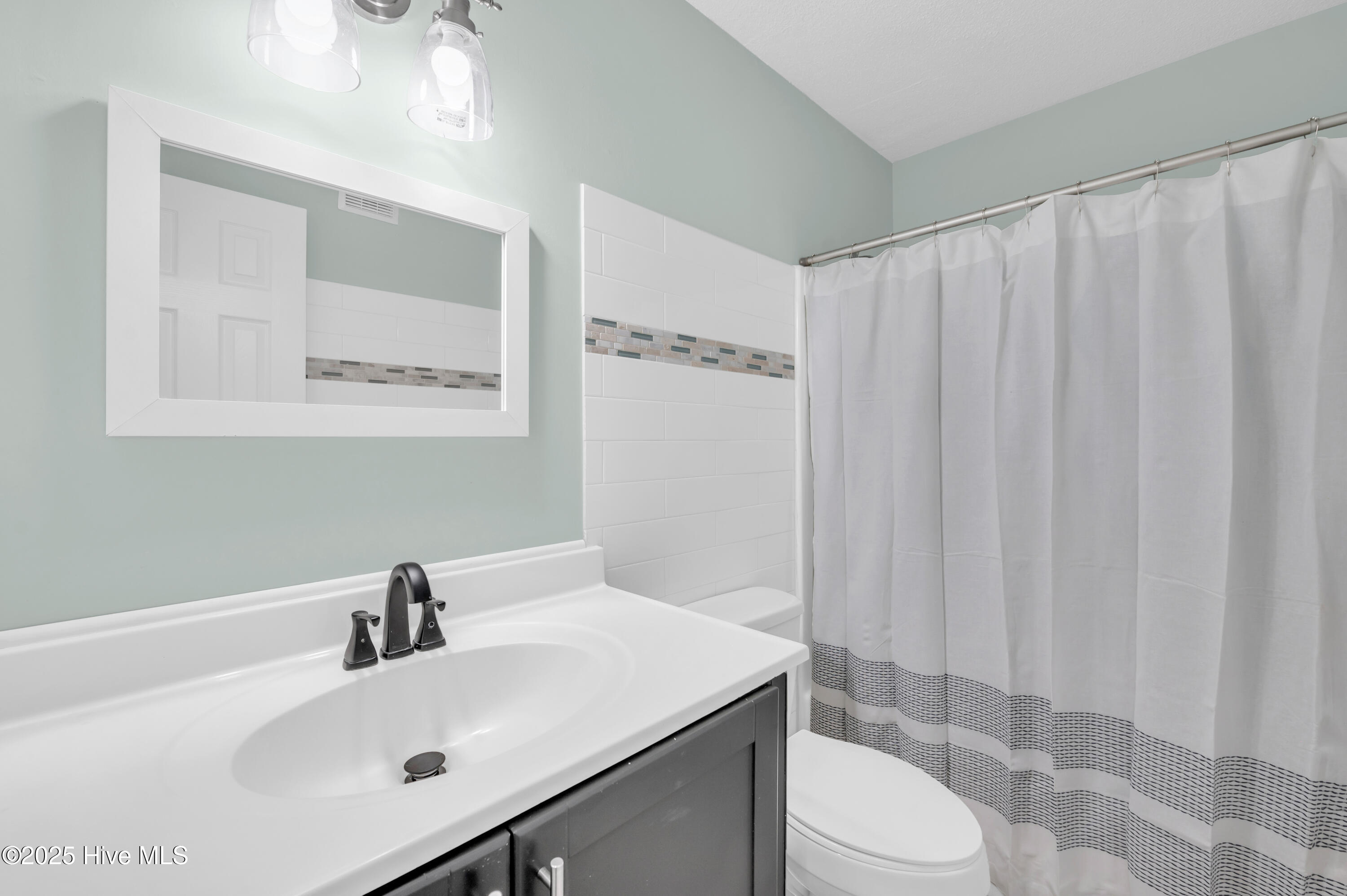 100542371 | Photo 14