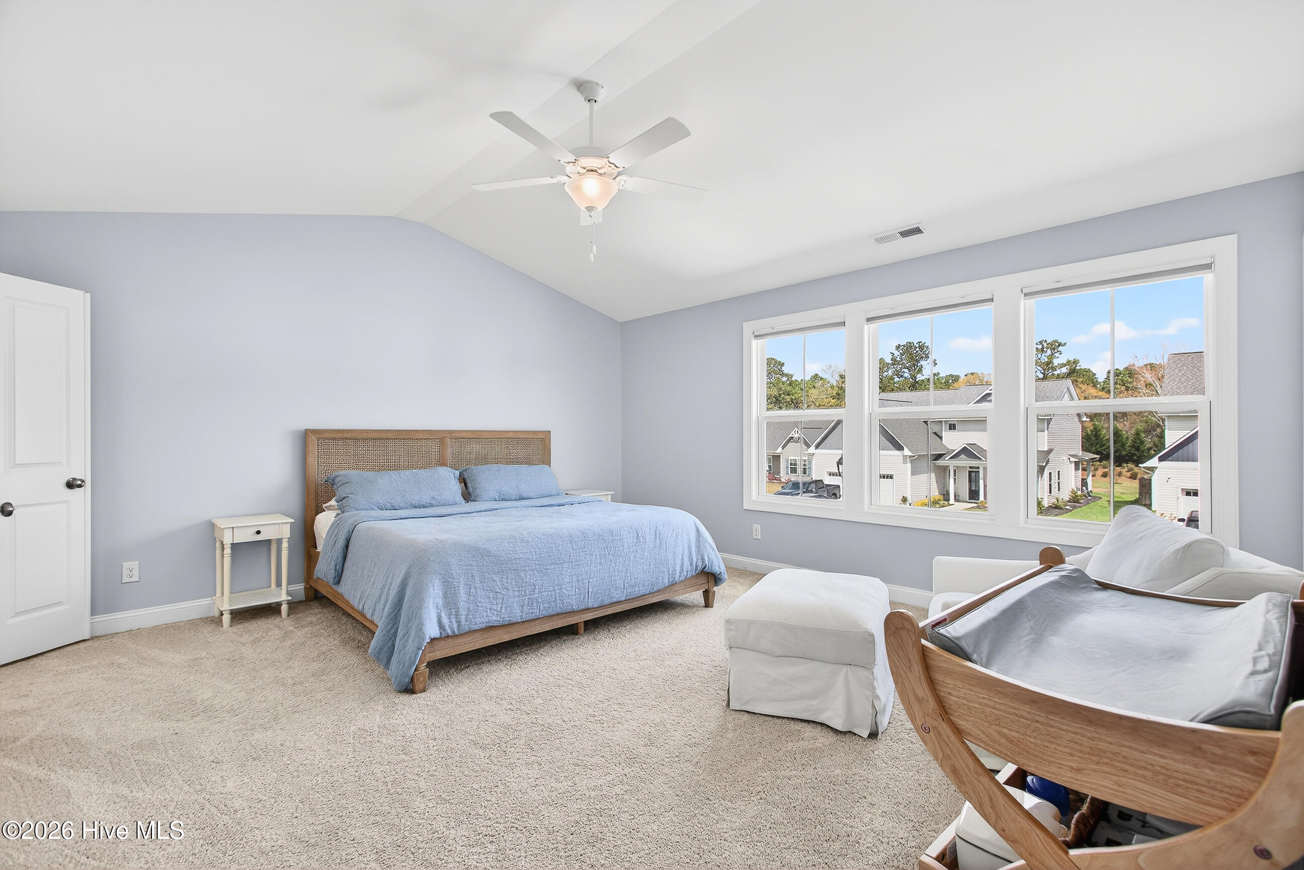 100563348 | Photo 26