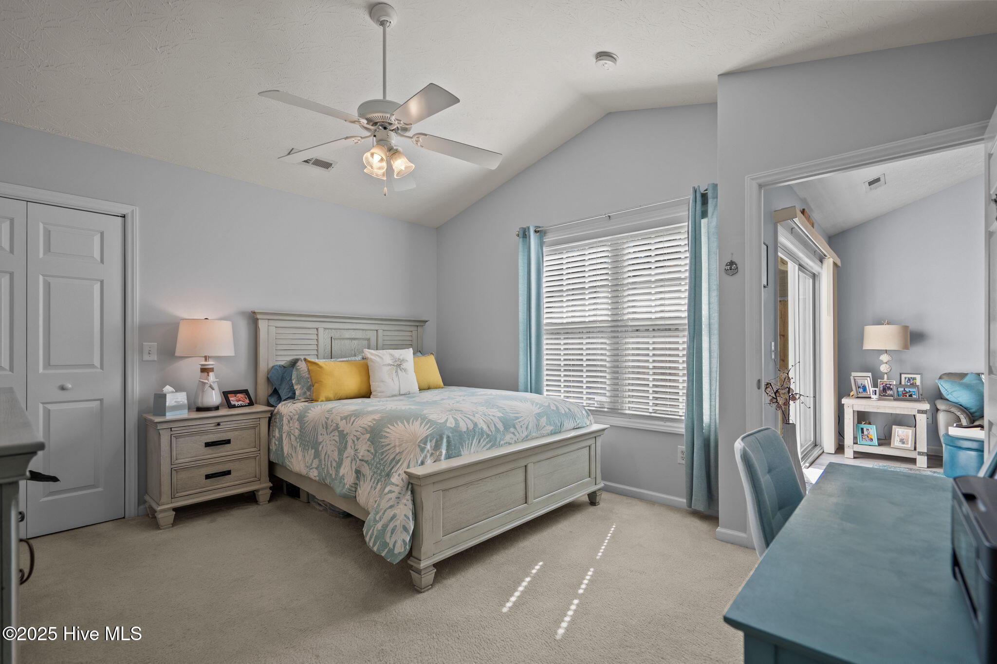 100537421 | Photo 10