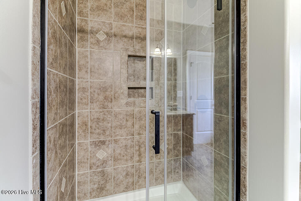 100548906 | Photo 20