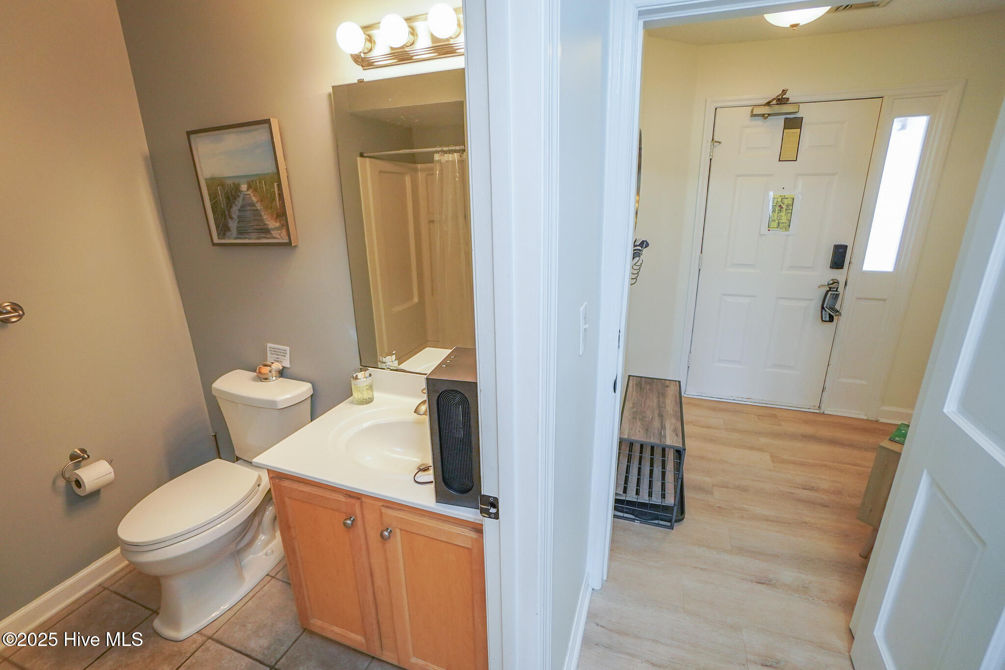 100535183 | Photo 11