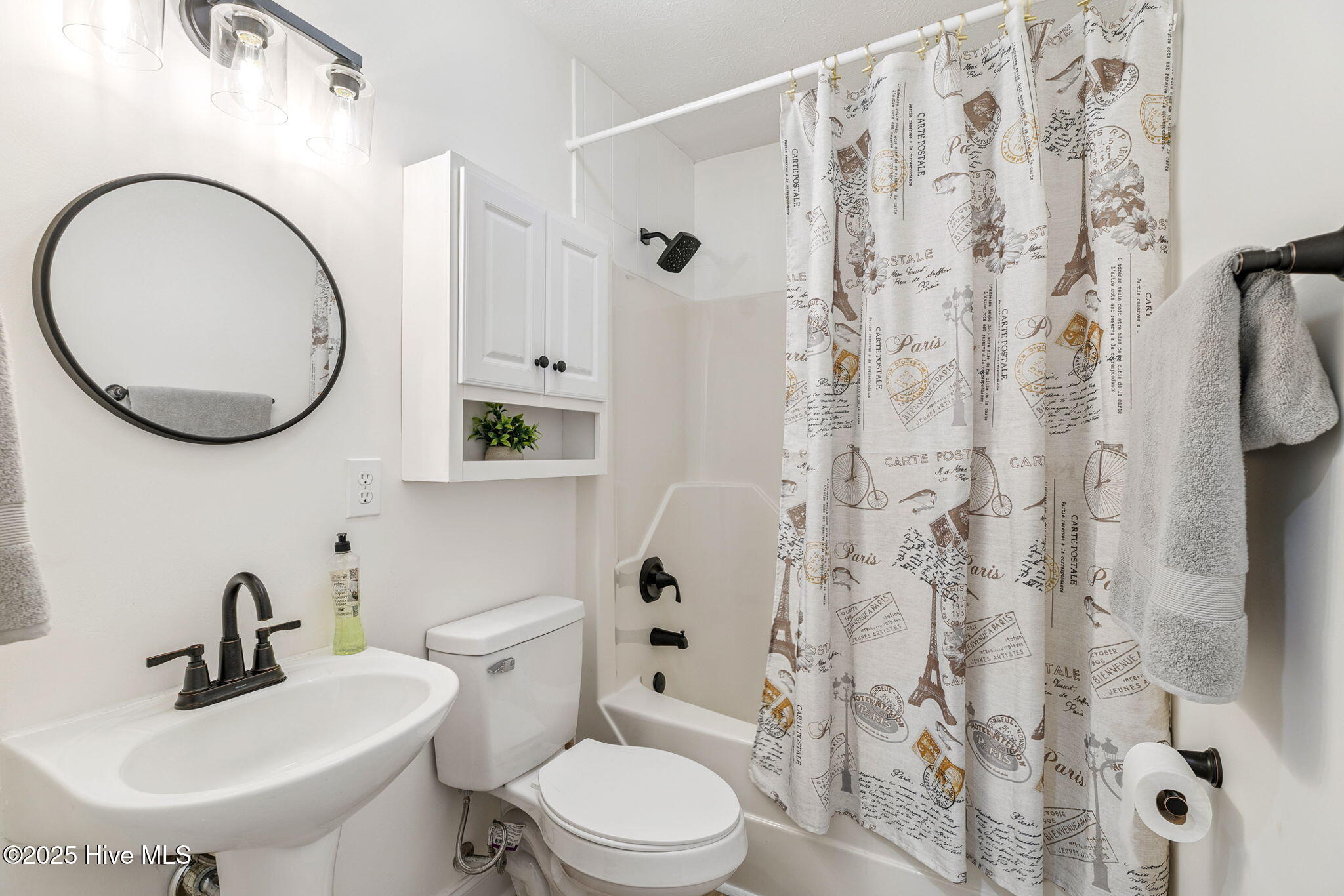 100517778 | Photo 35