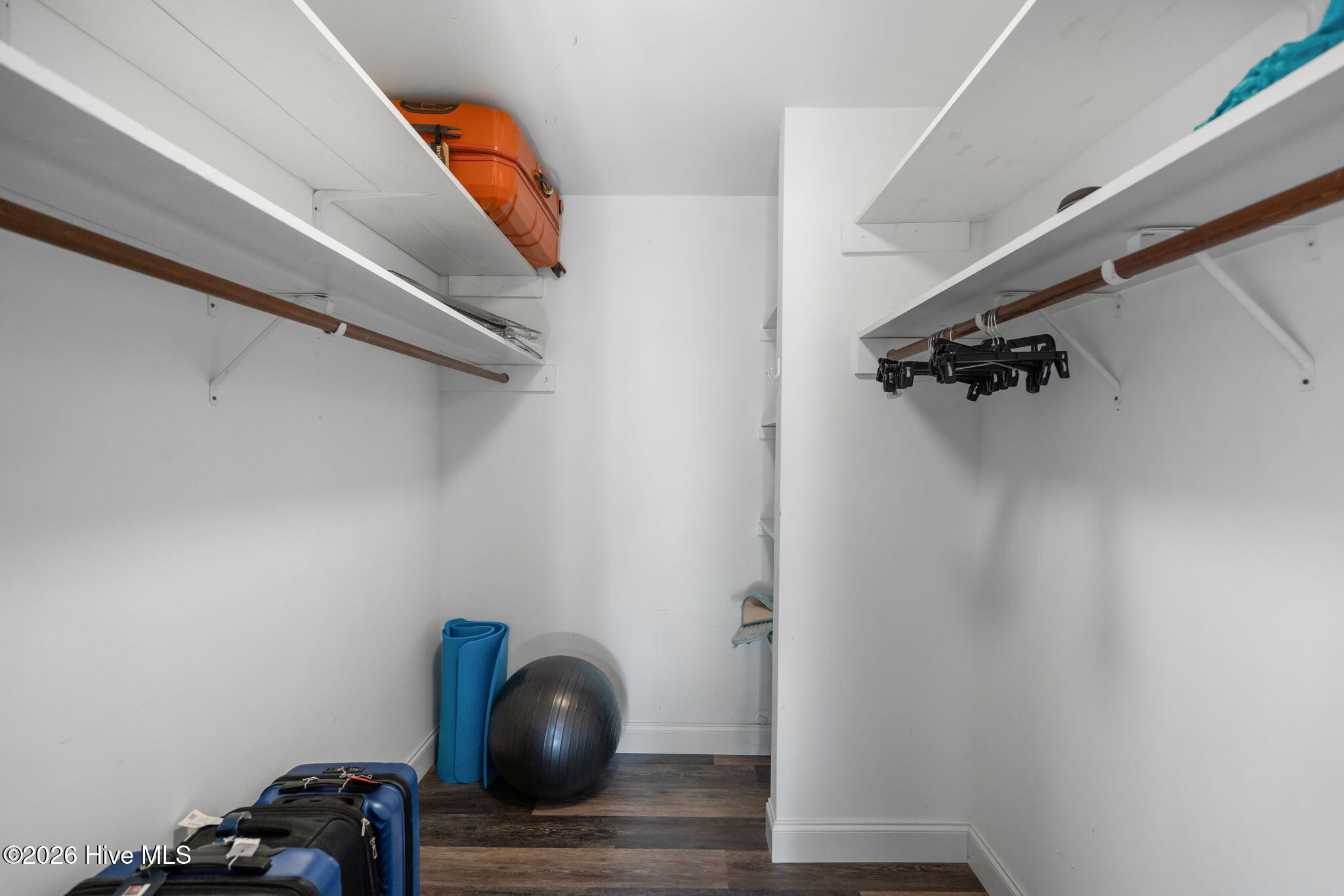 100554054 | Photo 25