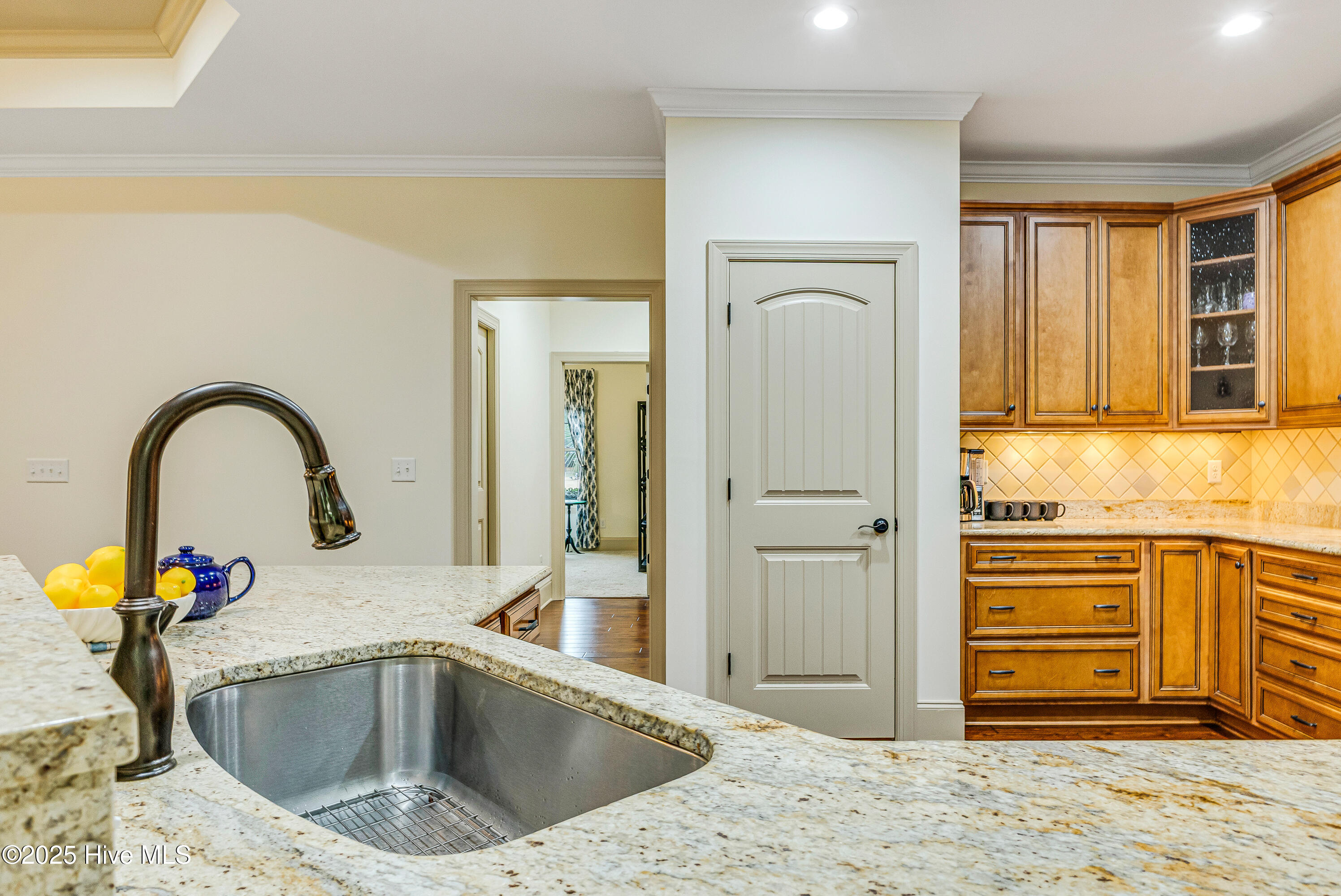 100546218 | Photo 21