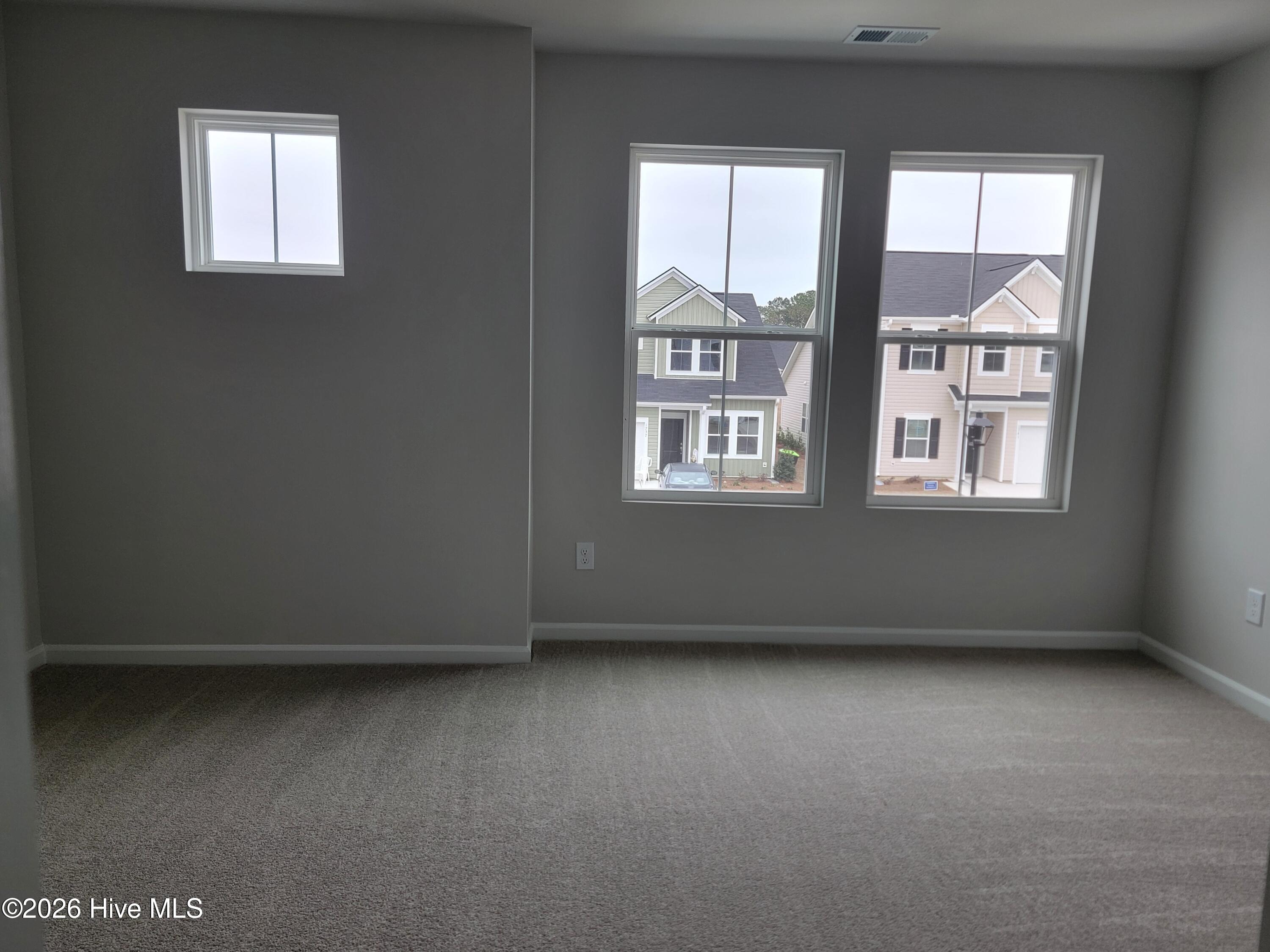 100559671 | Photo 18