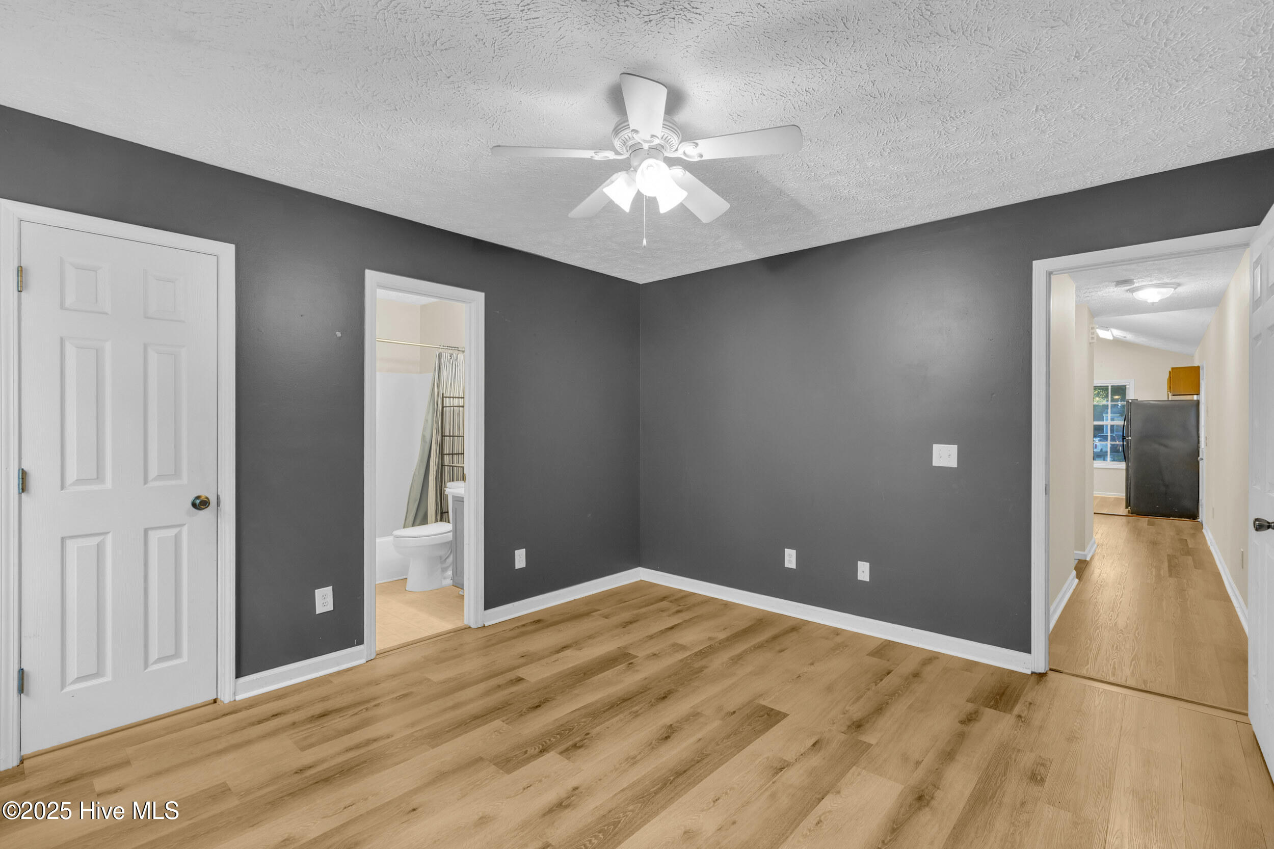 100540168 | Photo 19