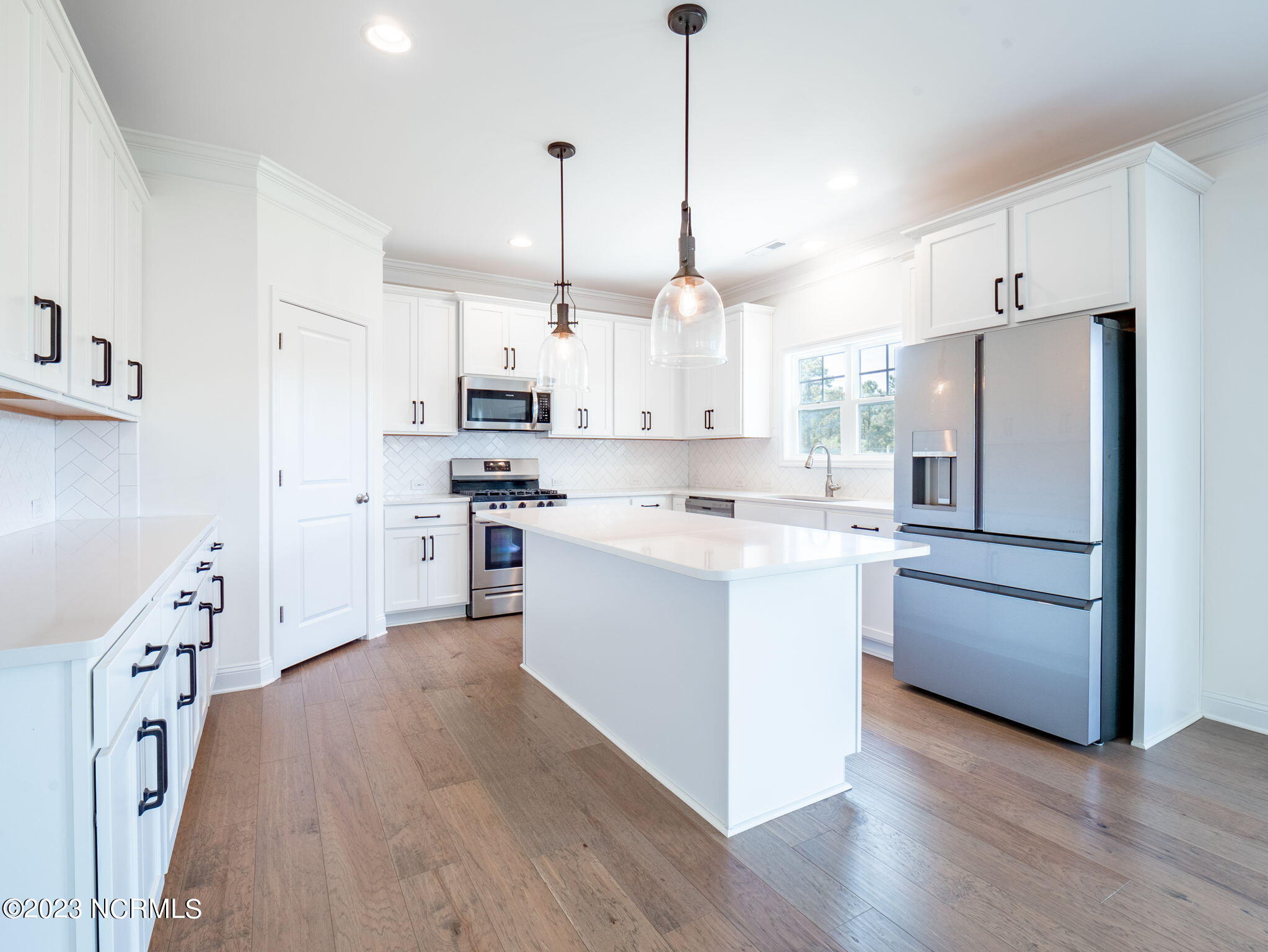 100550664 | Photo 18