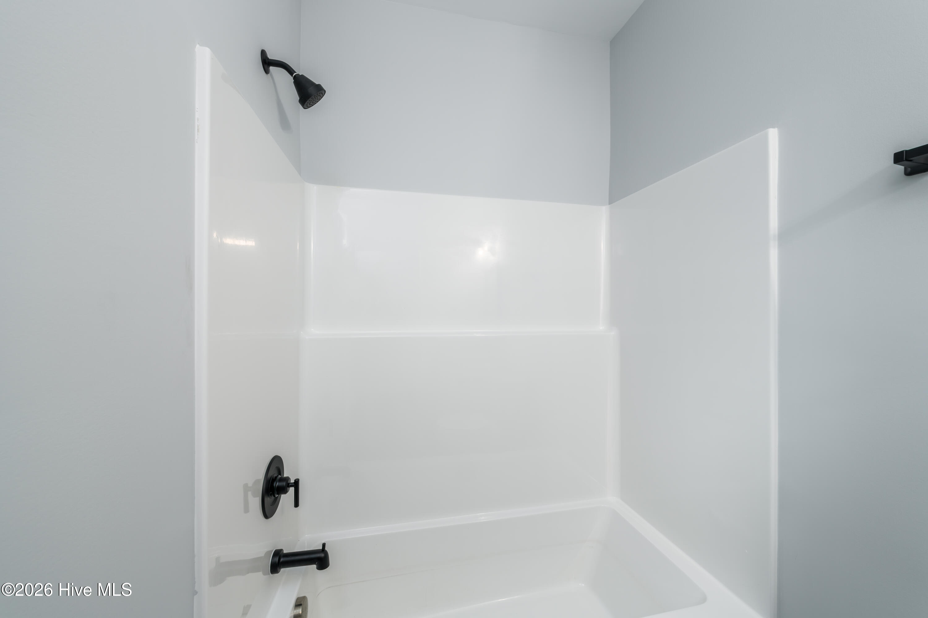 100523019 | Photo 19