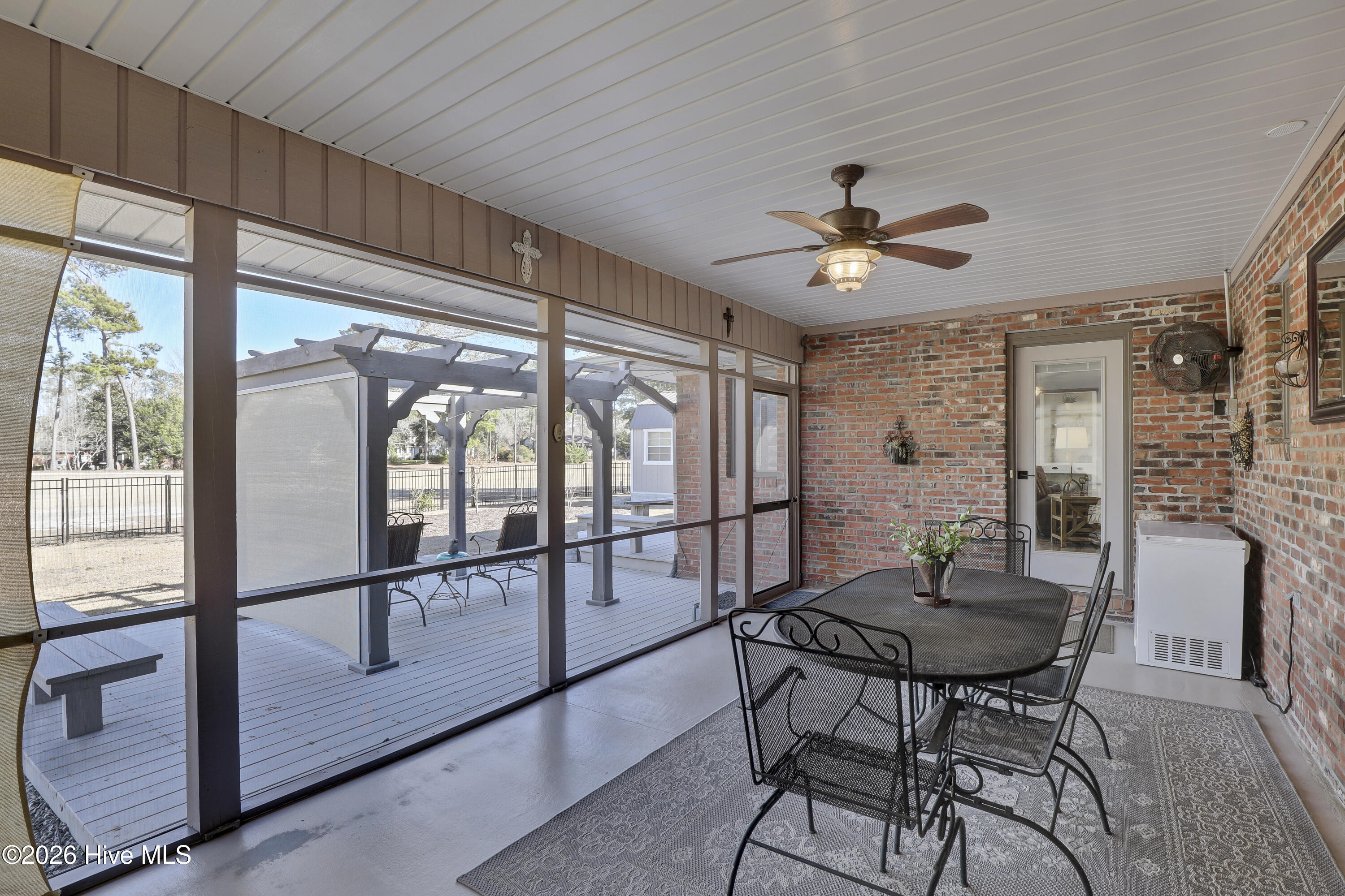 100548794 | Photo 27