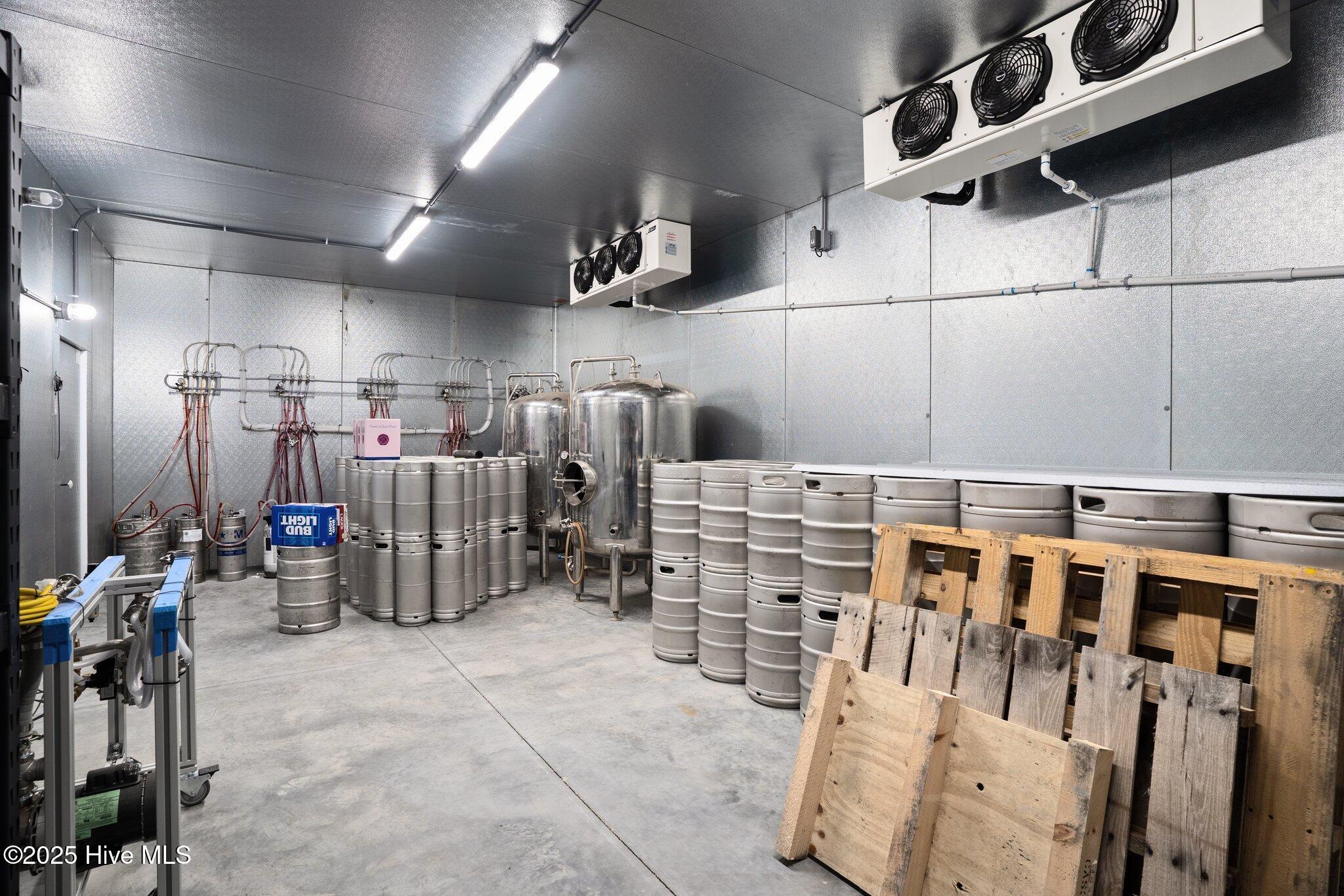 100545245 | Photo 43