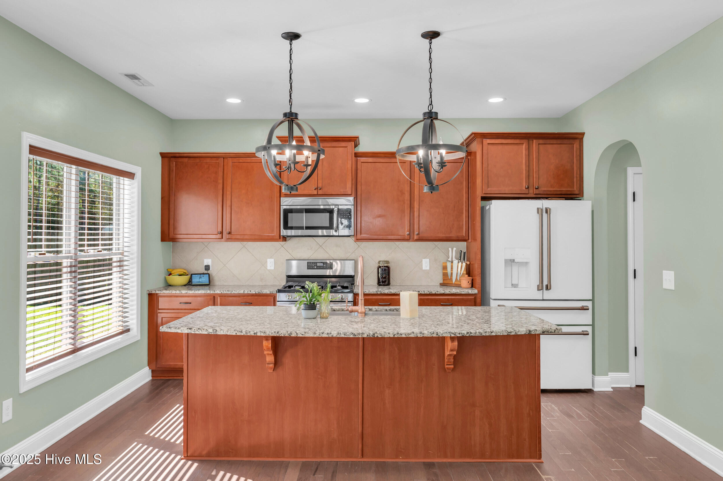 100538065 | Photo 15