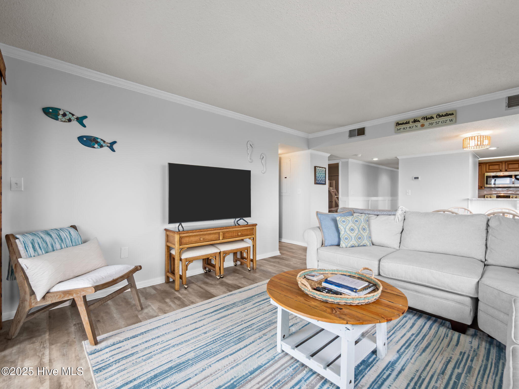 100520425 | Photo 11