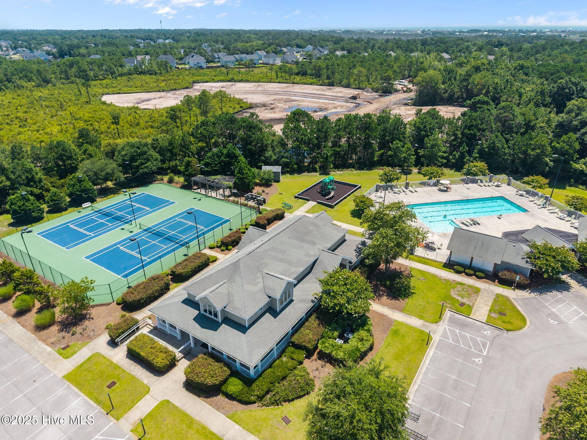 100518510 | Photo 64