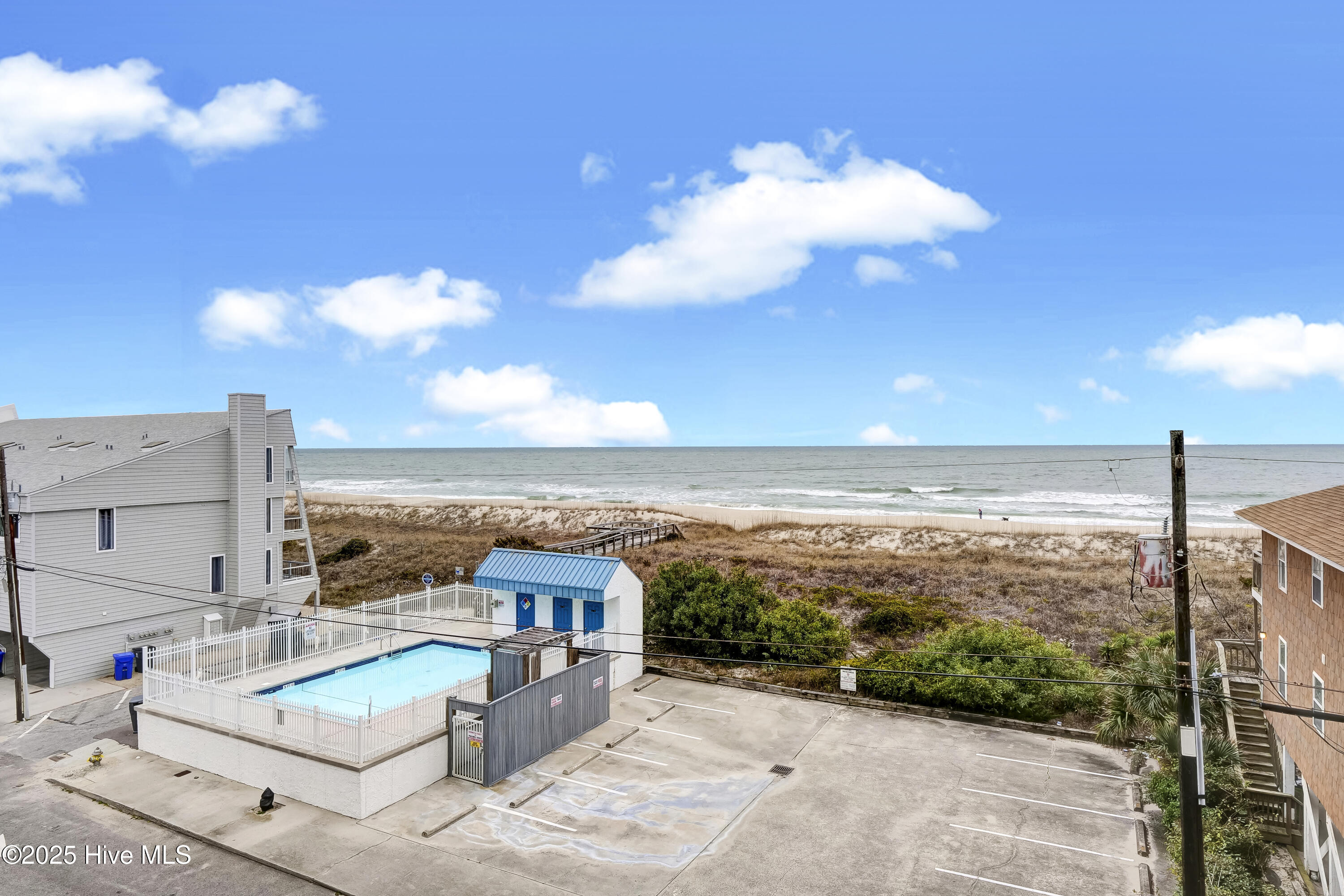 100525752 | Photo 19