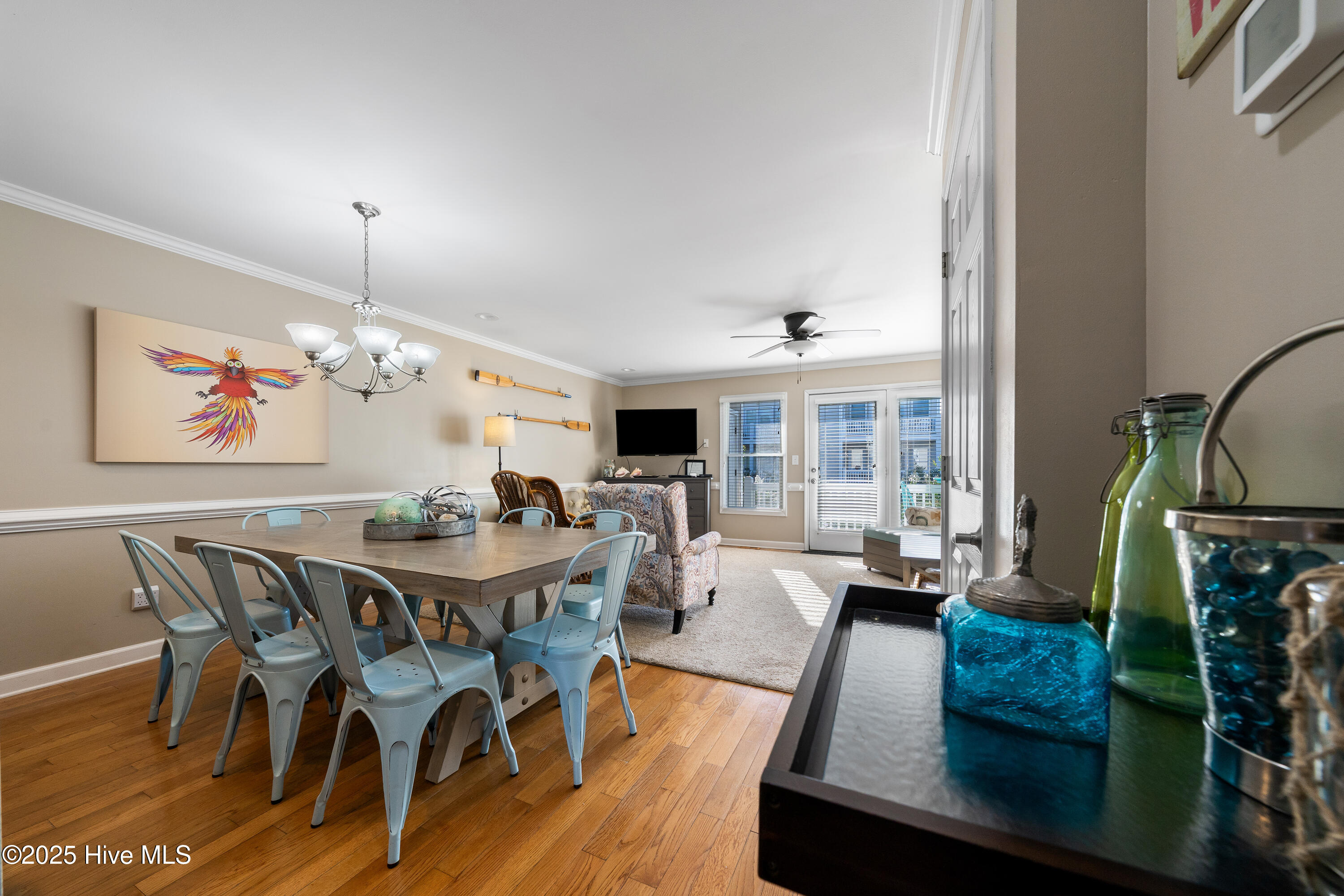 100532261 | Photo 30