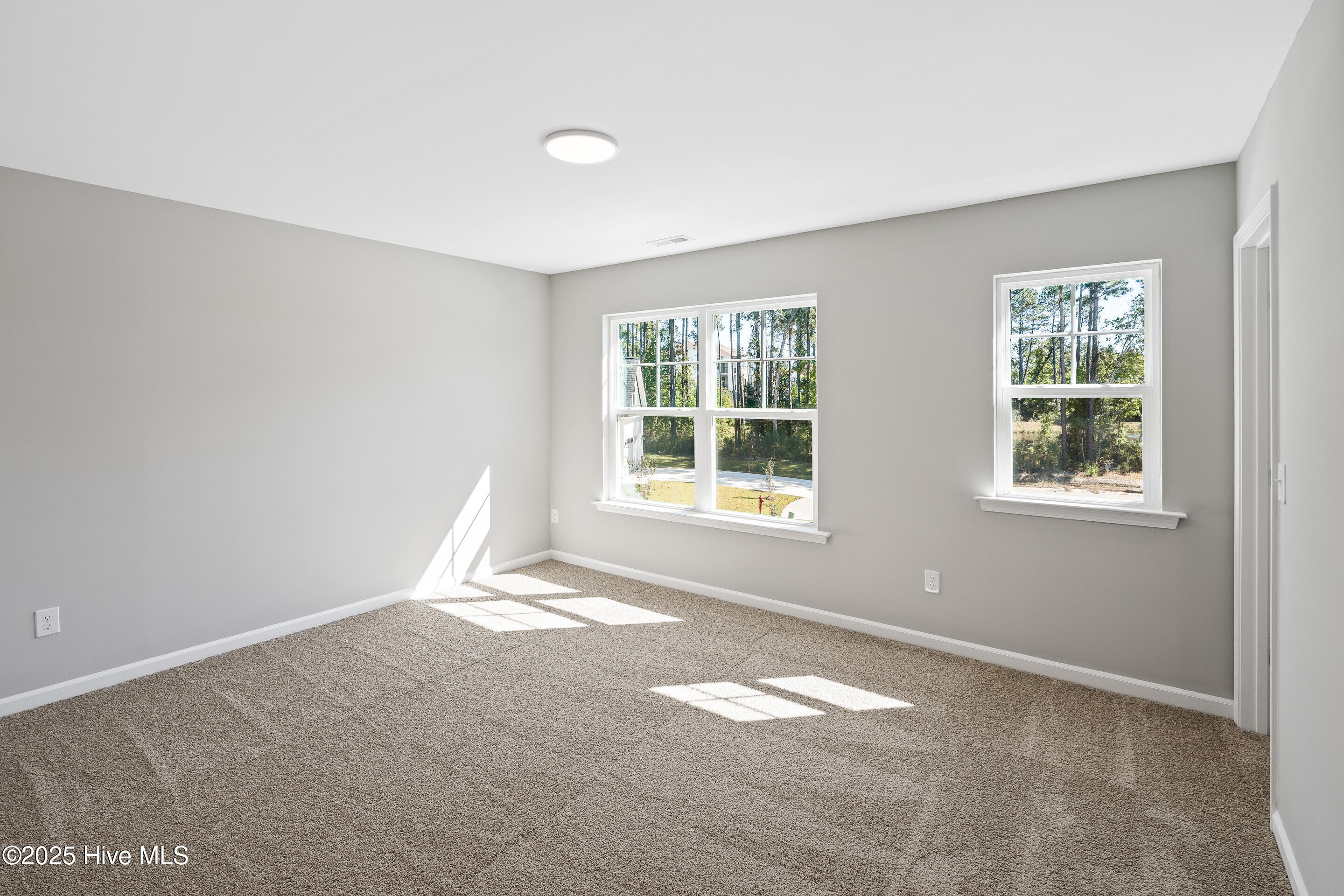 100515250 | Photo 25