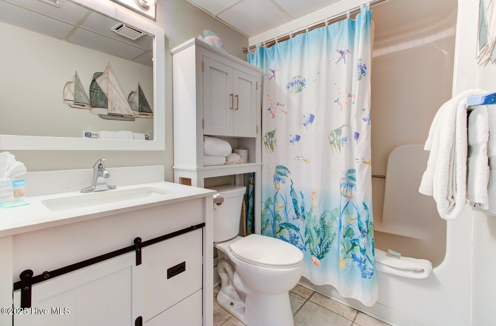 100518070 | Photo 19