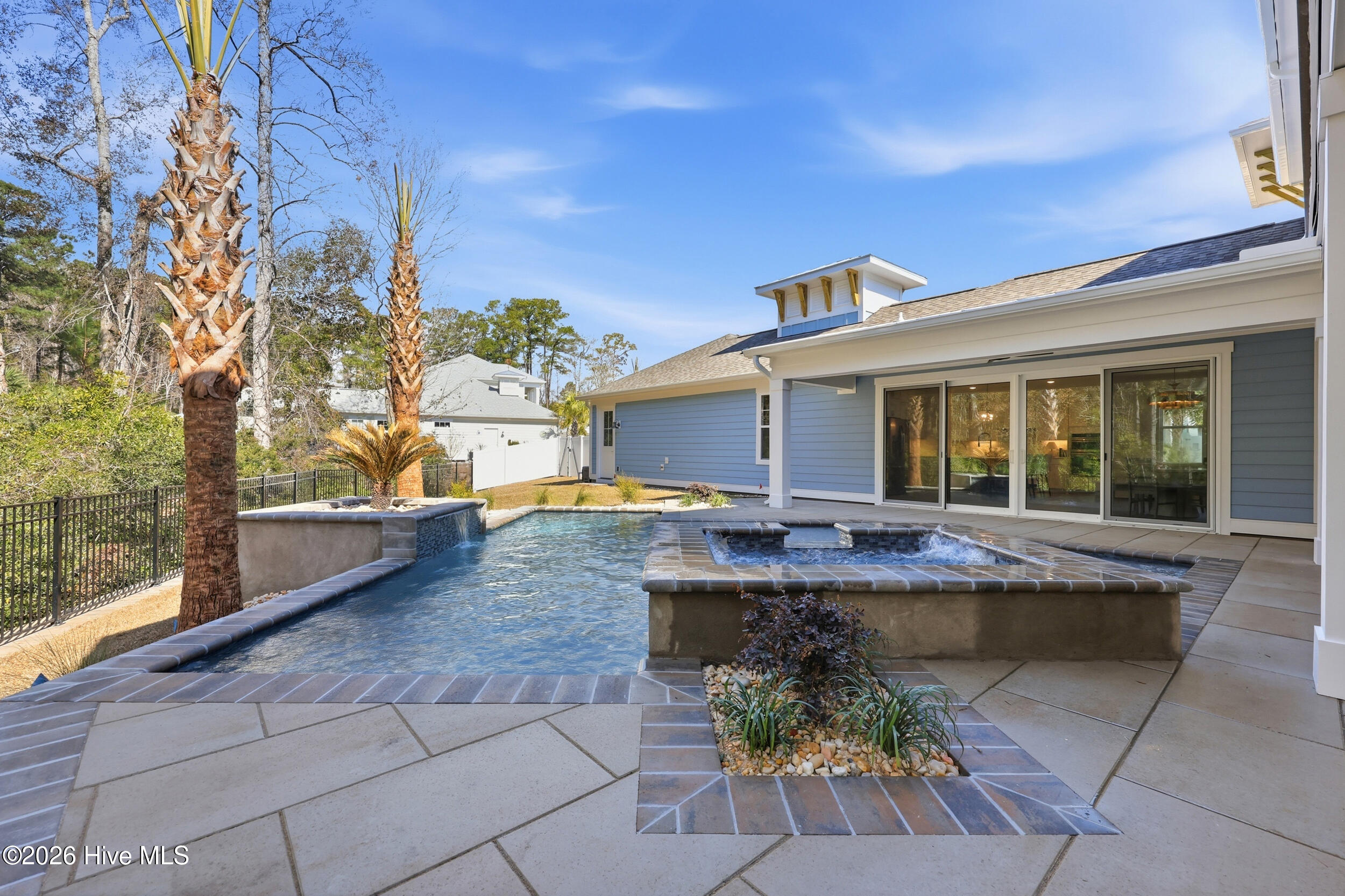 100523956 | Photo 29