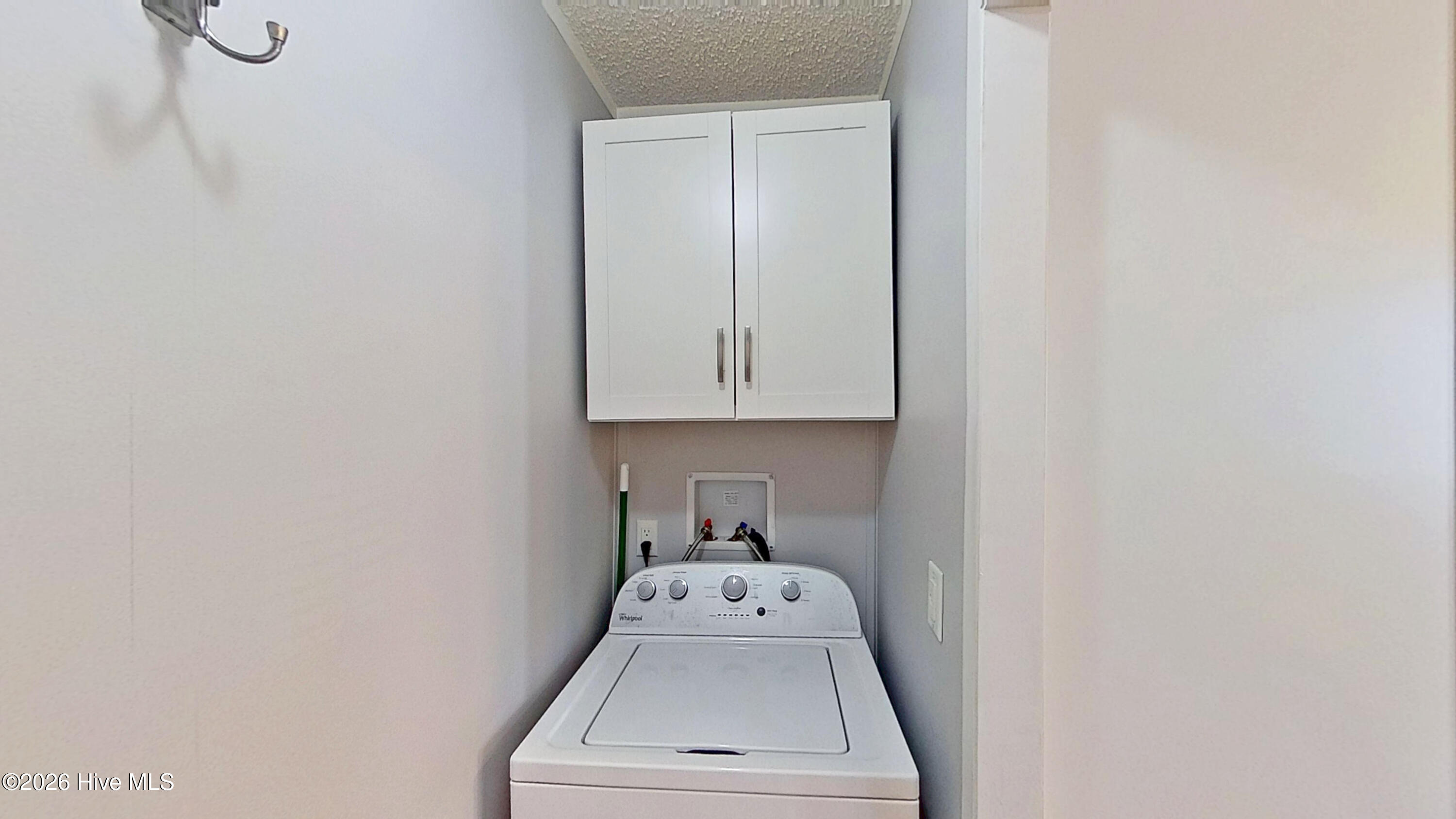 100550618 | Photo 12