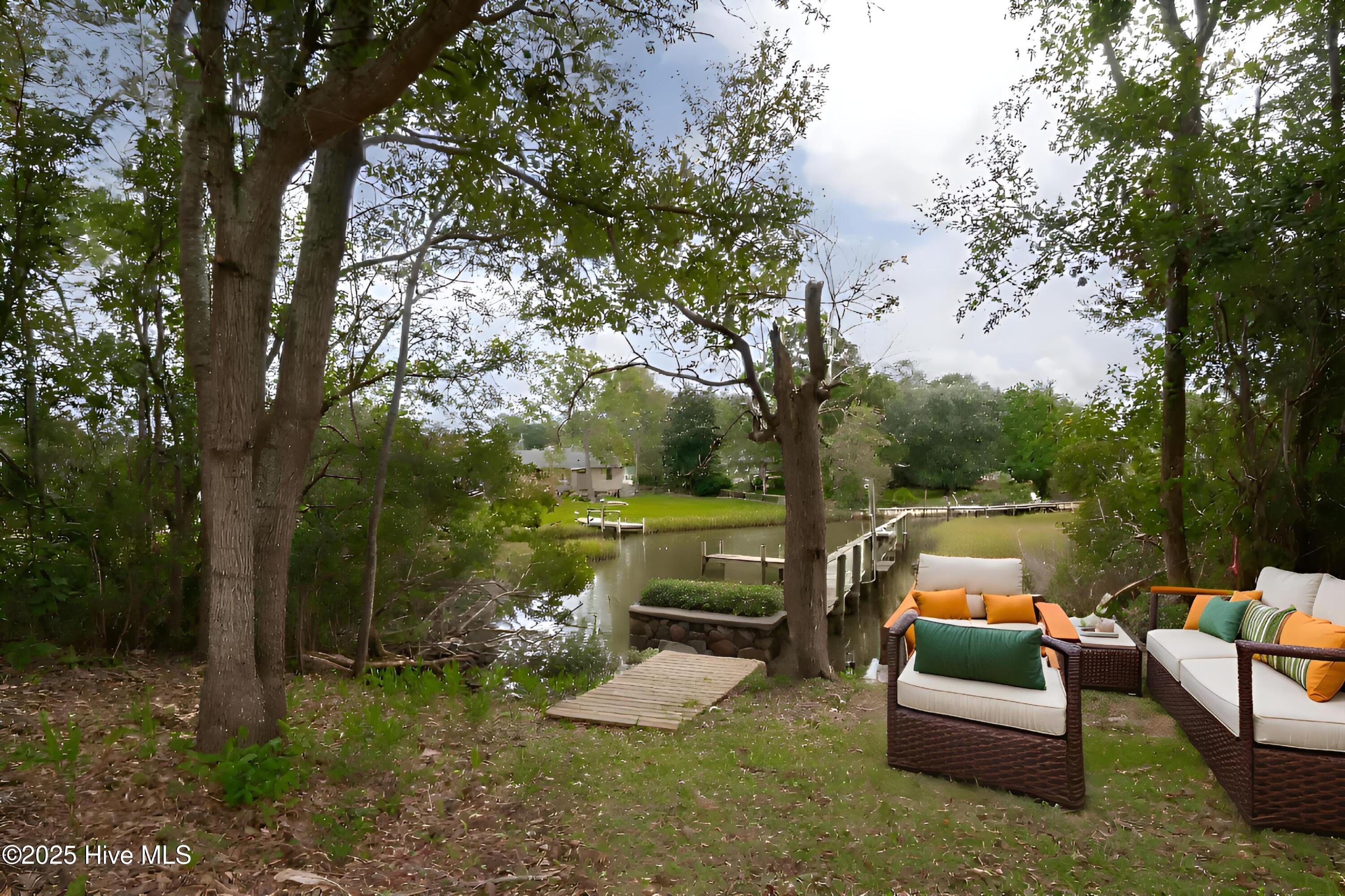 100536264 | Photo 32