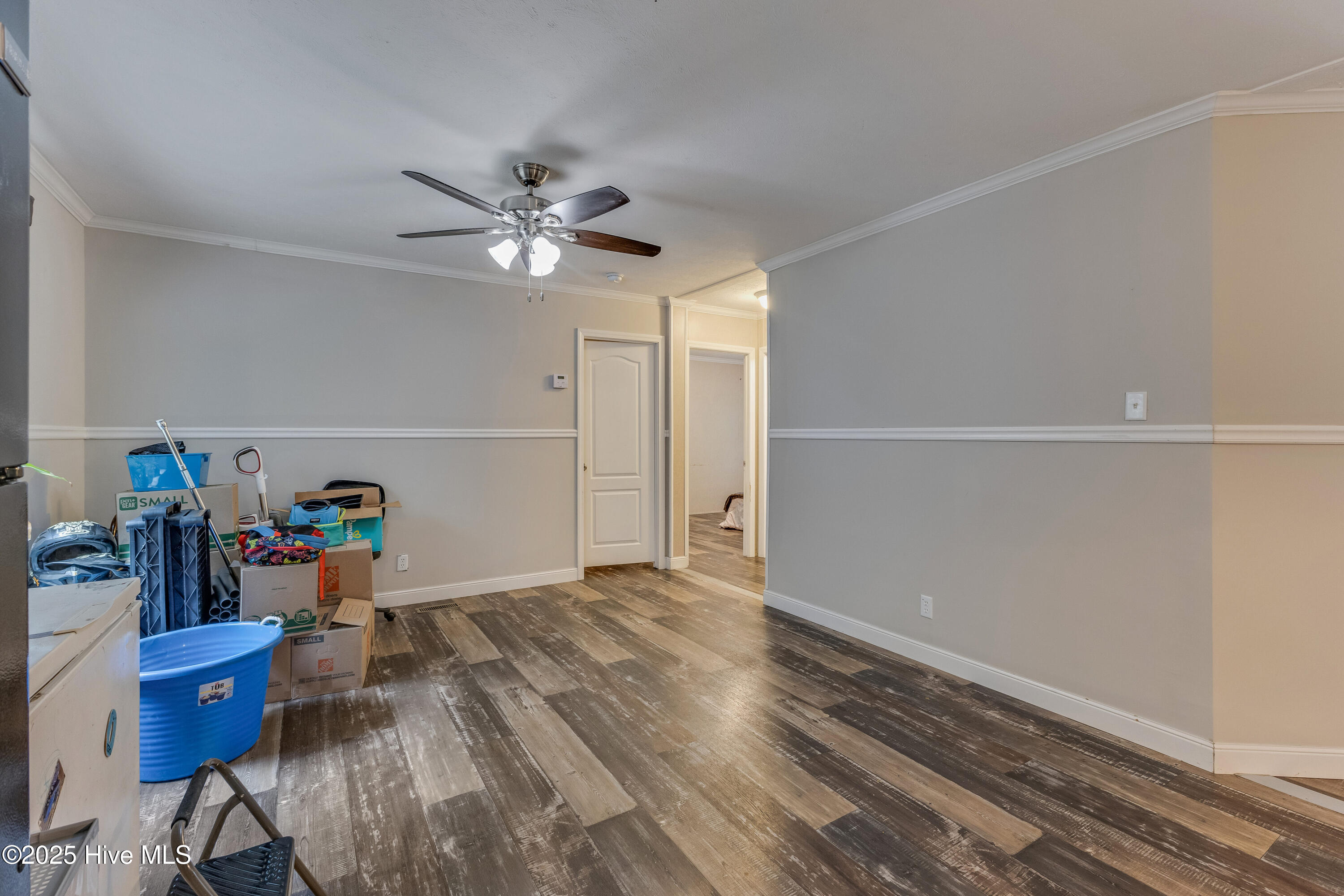 100562127 | Photo 86