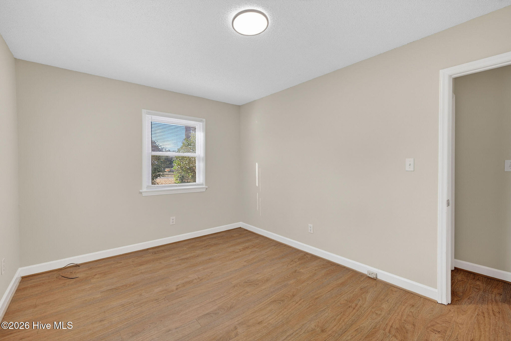 100545723 | Photo 24