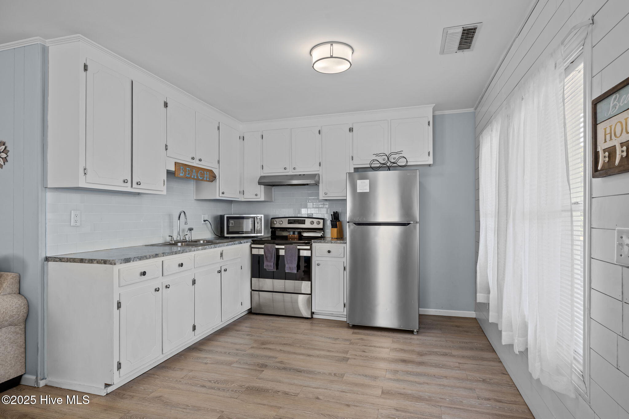 205 Barefoot Lane, Atlantic Beach, NC, 28512