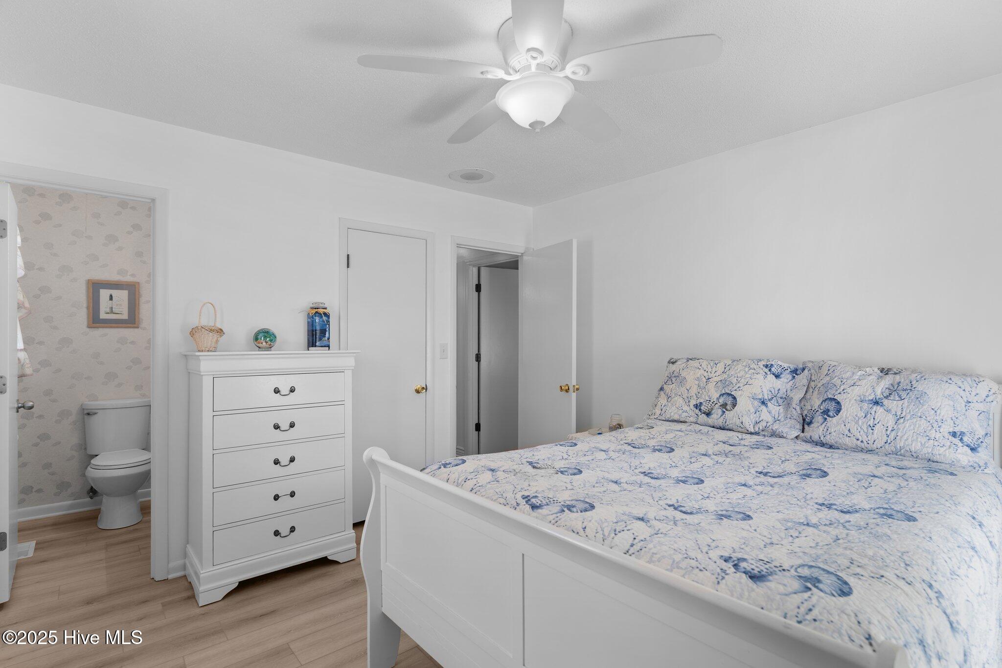 100494109 | Photo 14