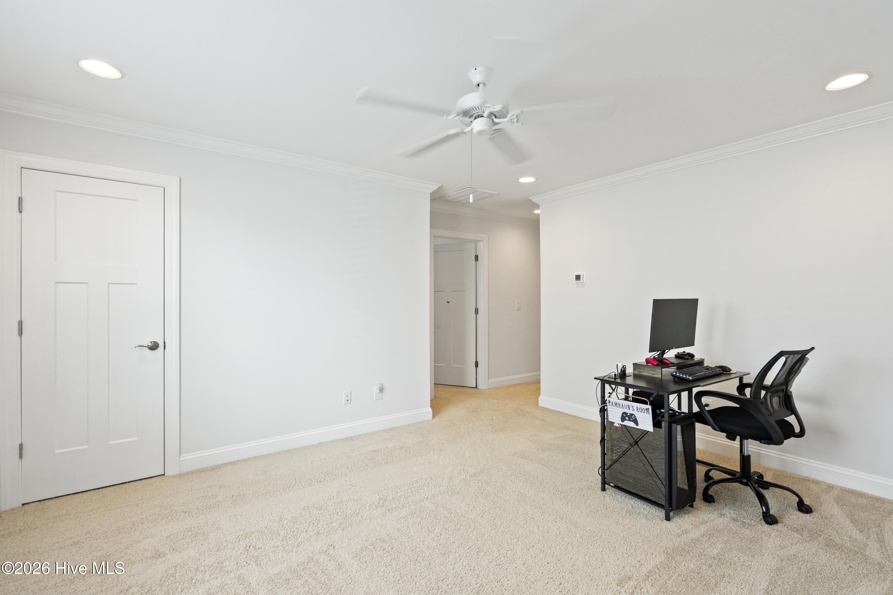 100554092 | Photo 23