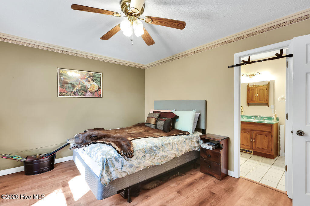 100555403 | Photo 18