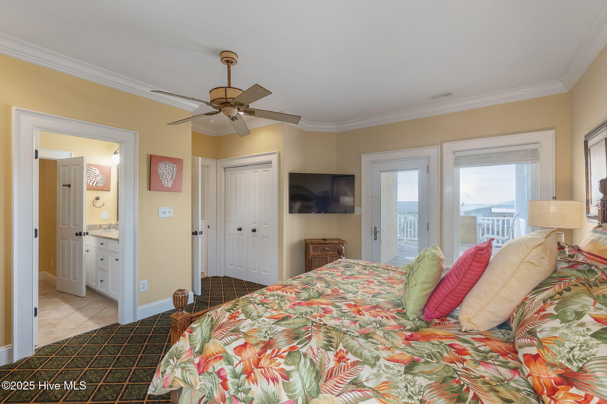 100536306 | Photo 39