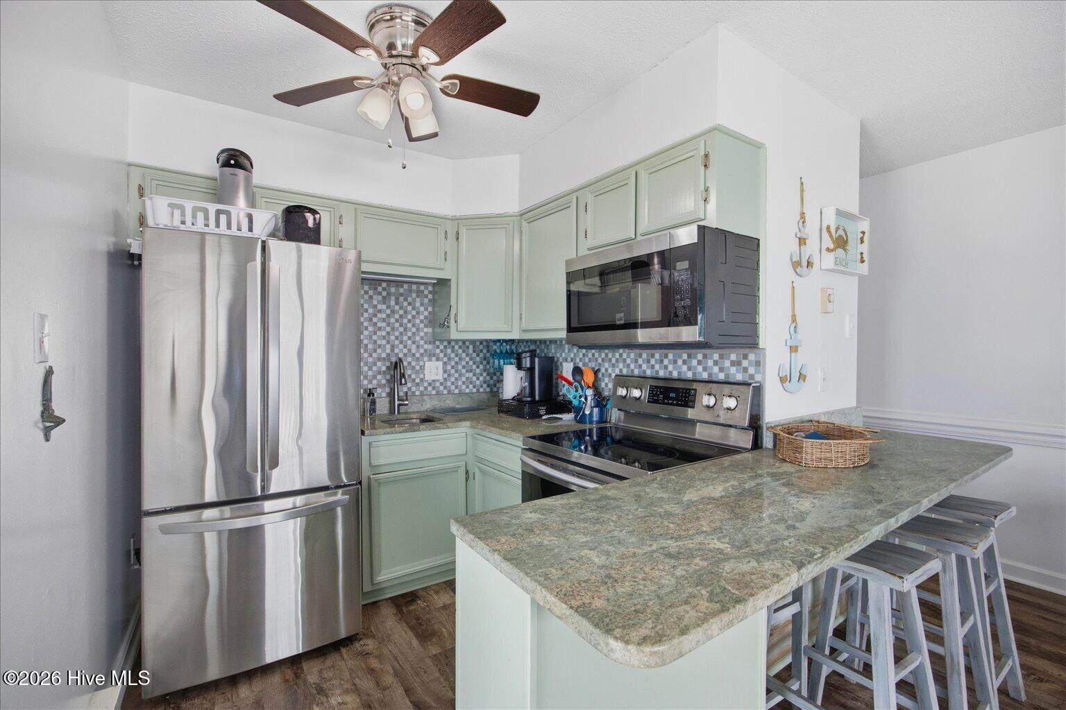 100557148 | Photo 14