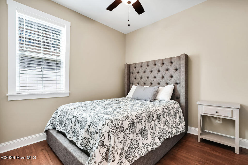 100568097 | Photo 27