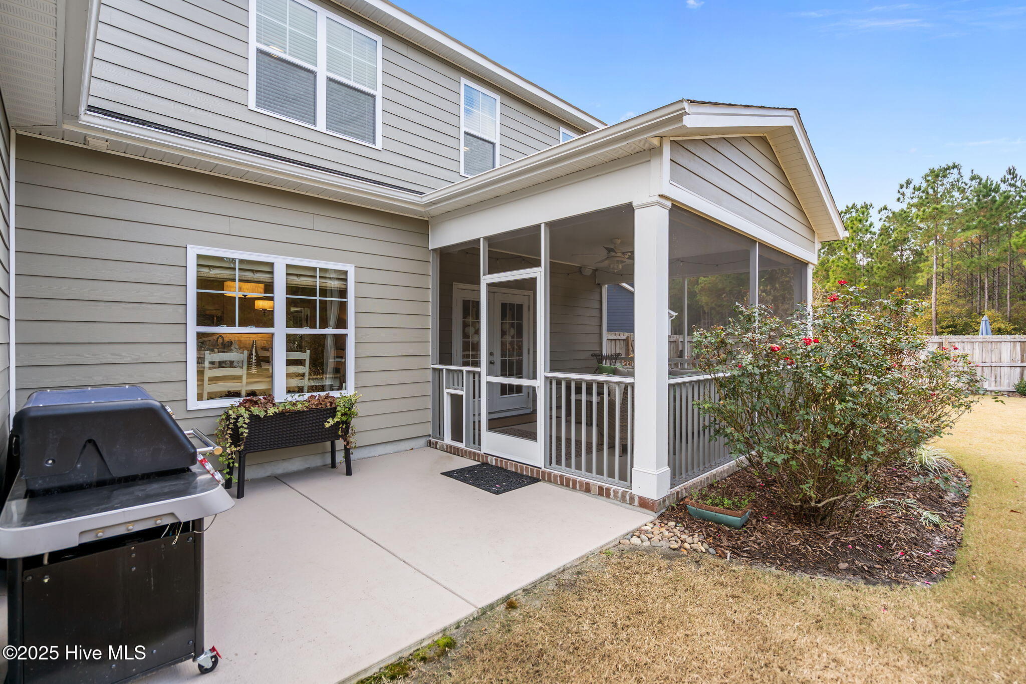 100543629 | Photo 48