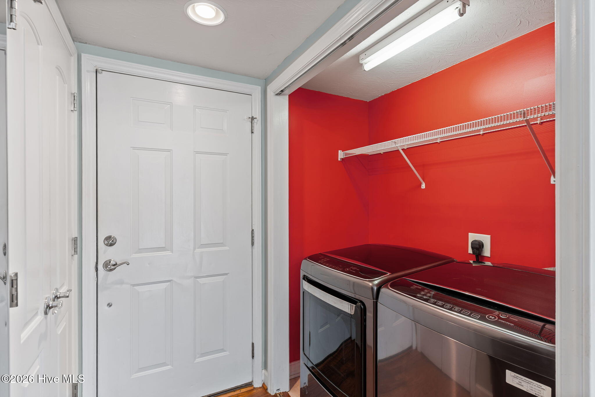 100563070 | Photo 38