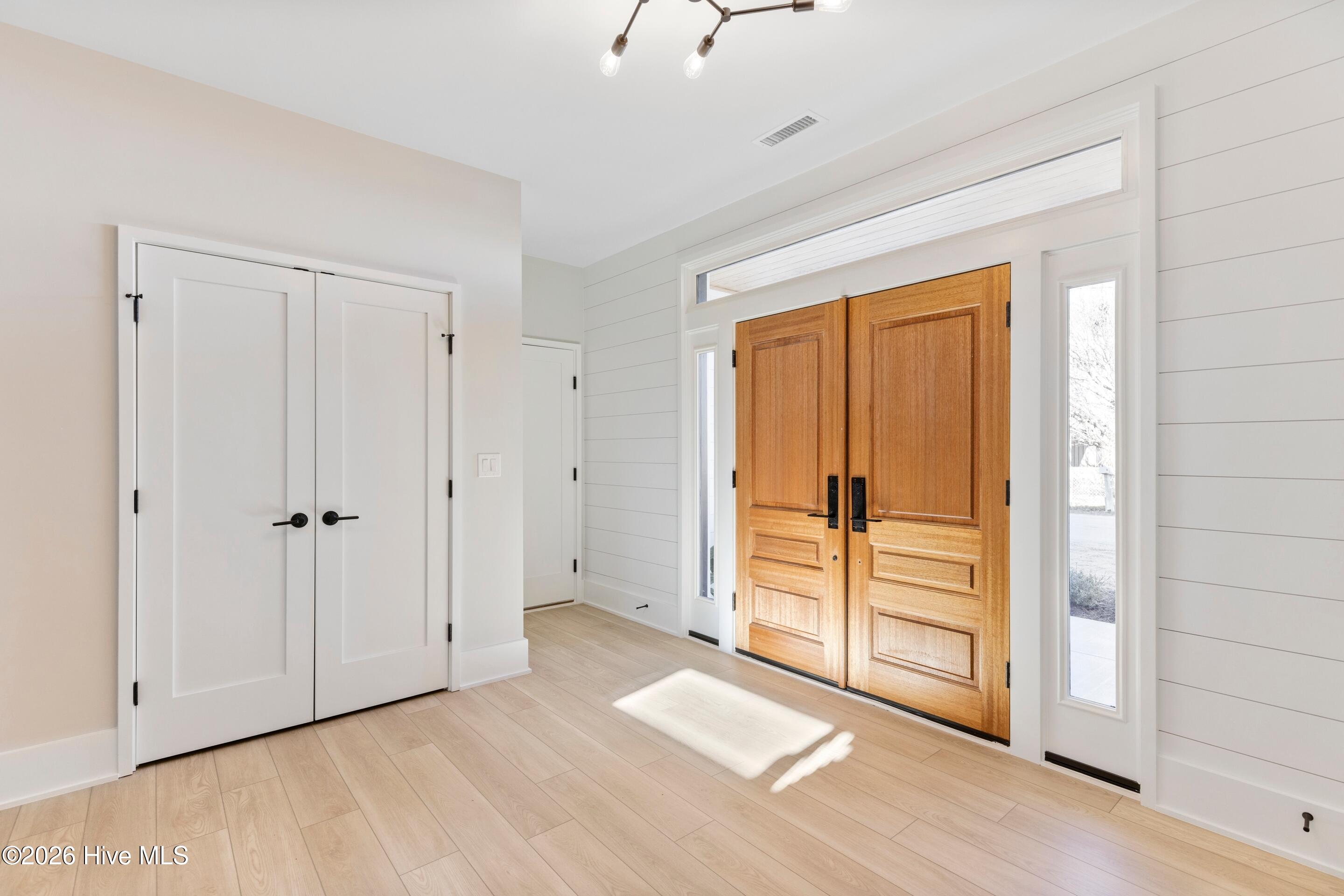 100545146 | Photo 73